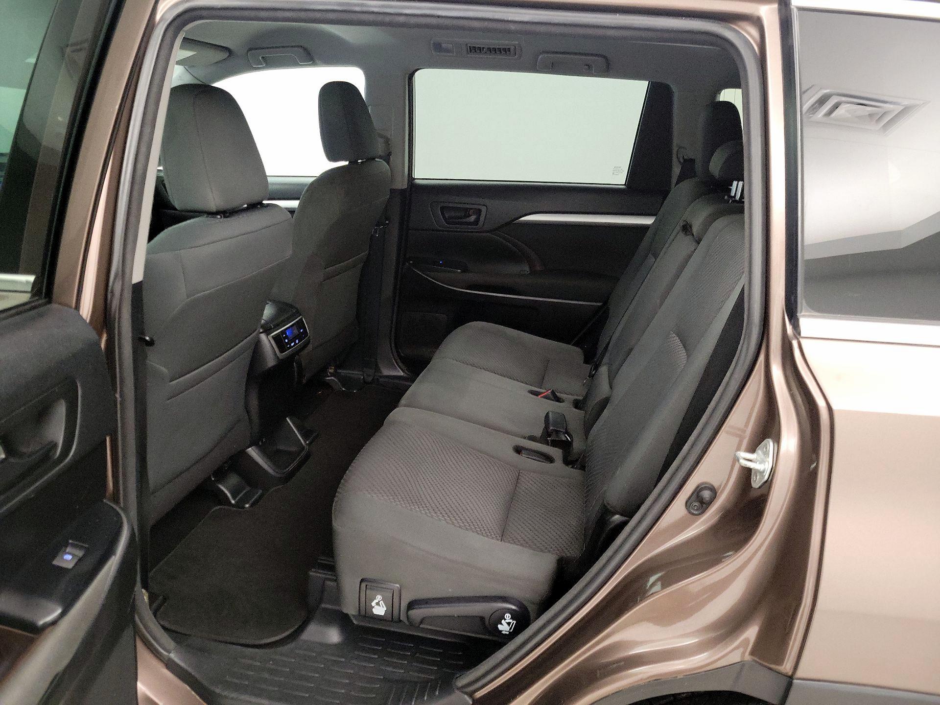 Thumbnail: 2018 Toyota Highlander - 19