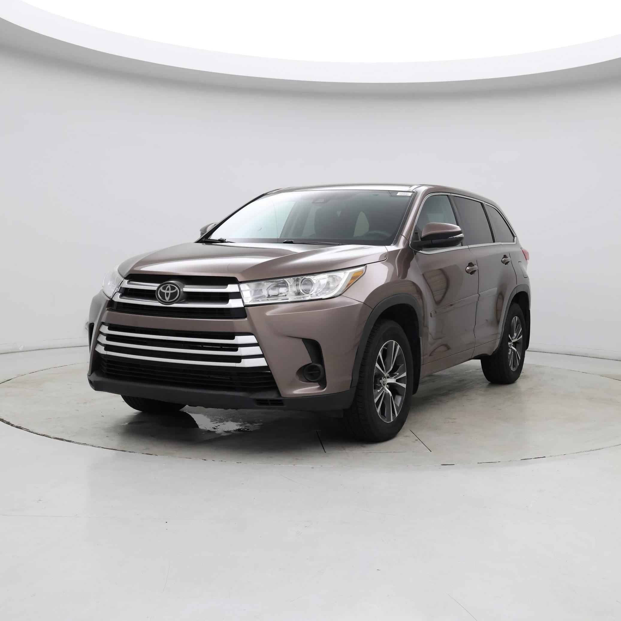Thumbnail: 2018 Toyota Highlander - 4