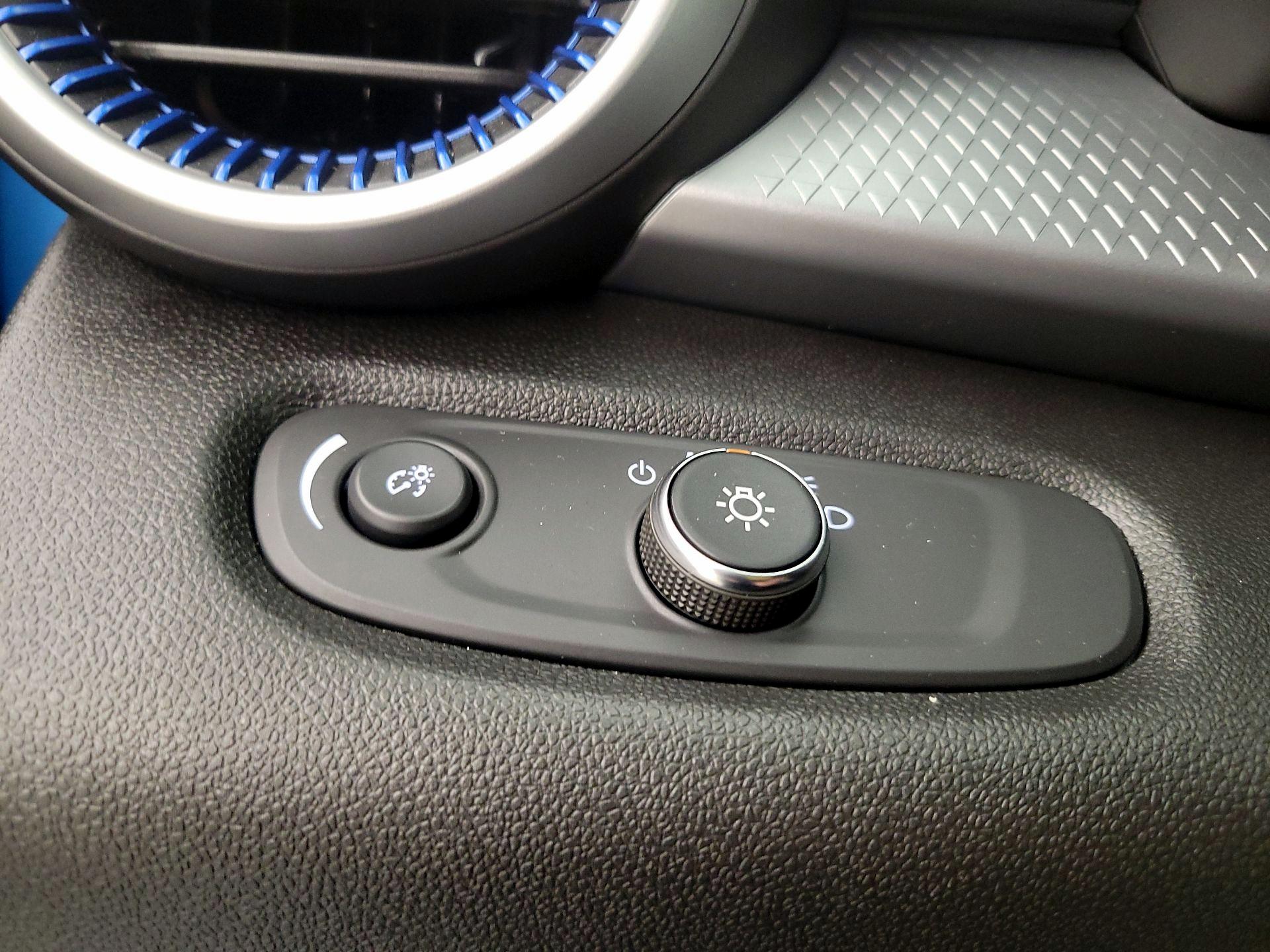 Thumbnail: 2025 Chevrolet Trax - 13