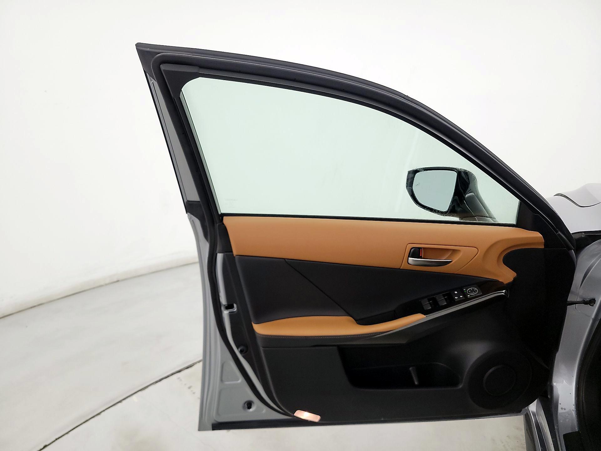 Thumbnail: 2025 Lexus IS - 12