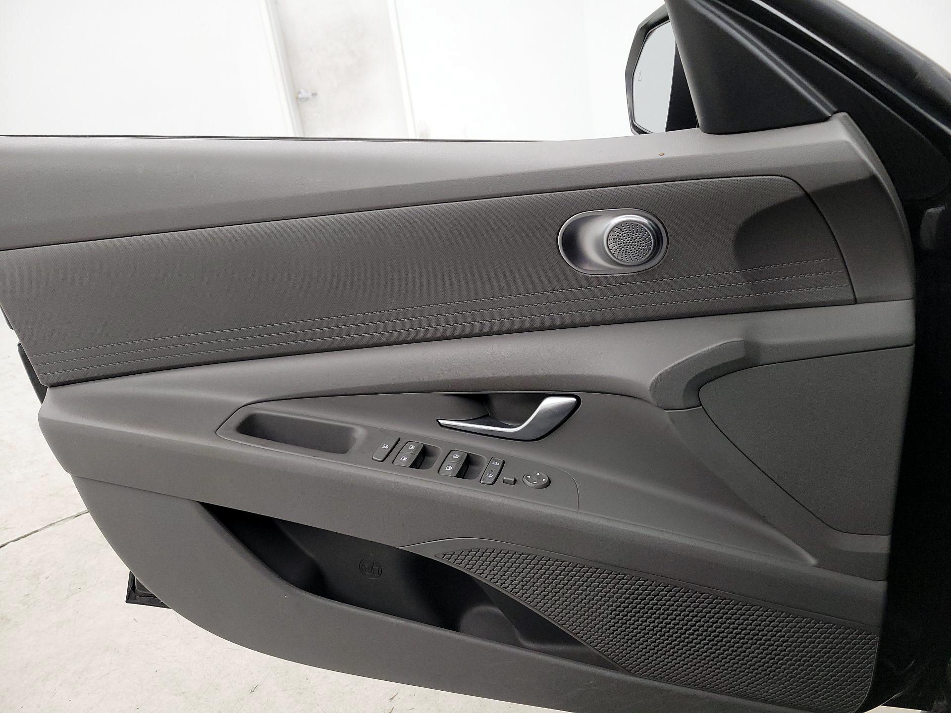 Thumbnail: 2023 Hyundai Elantra - 12