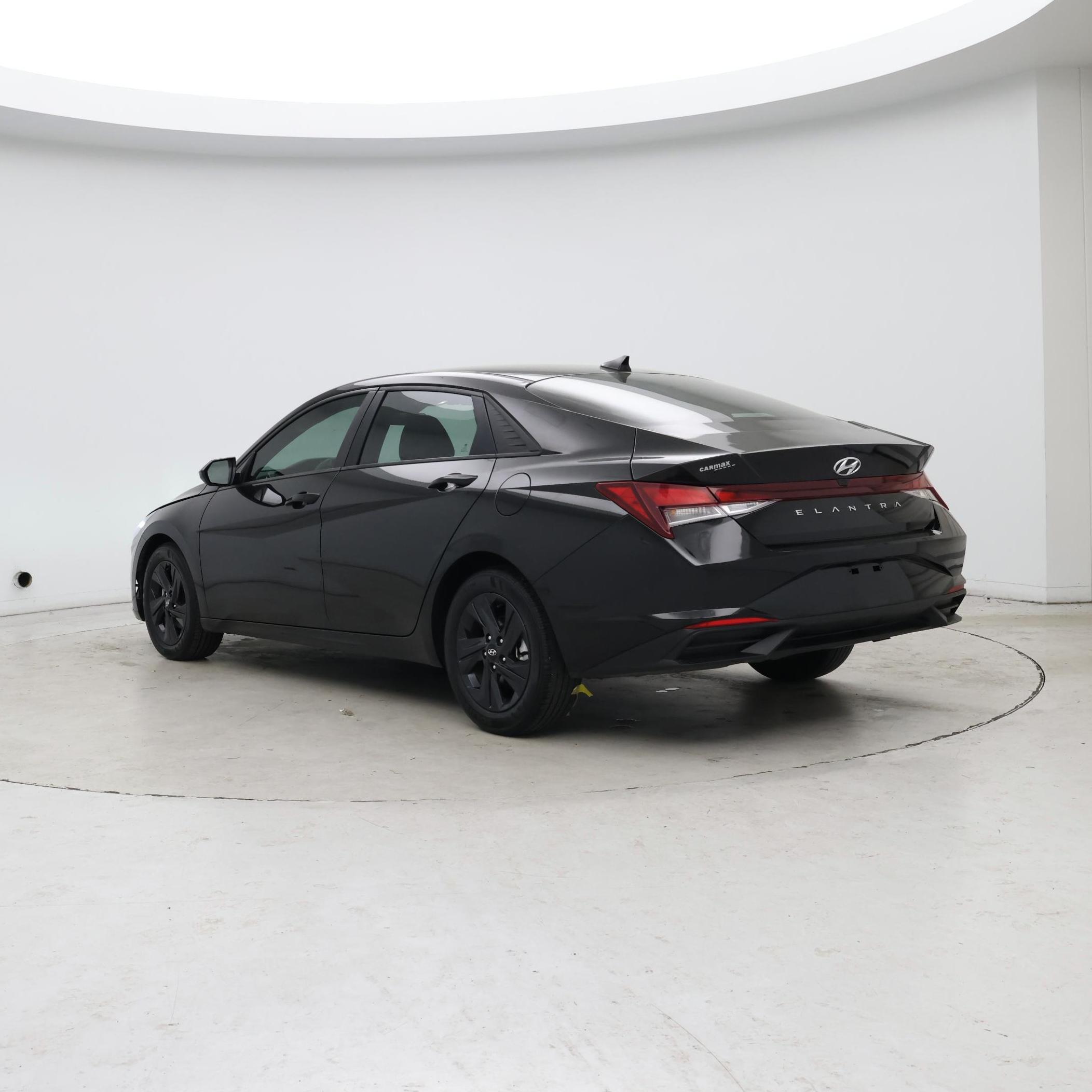 Thumbnail: 2023 Hyundai Elantra - 2