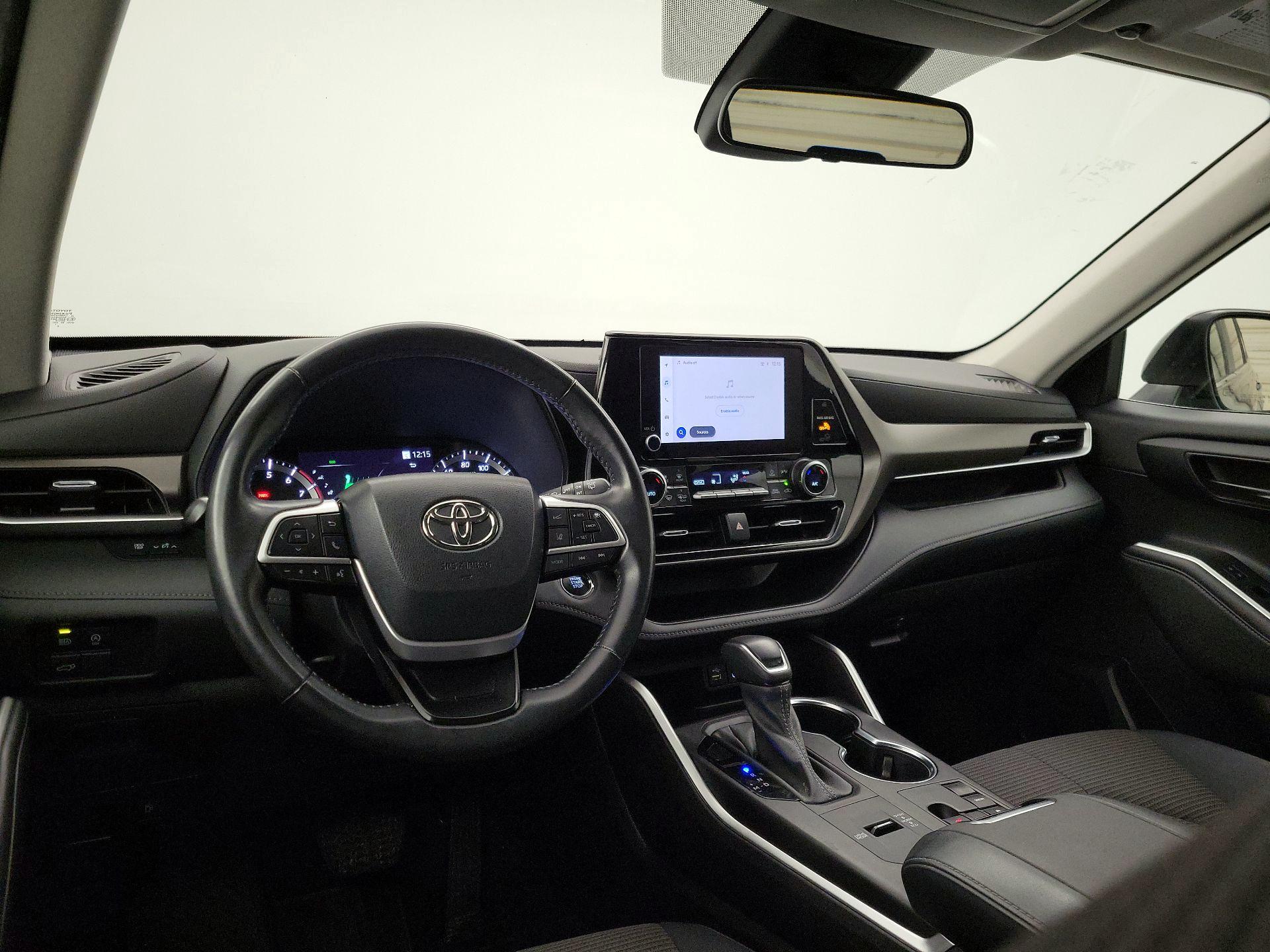 Thumbnail: 2023 Toyota Highlander - 9