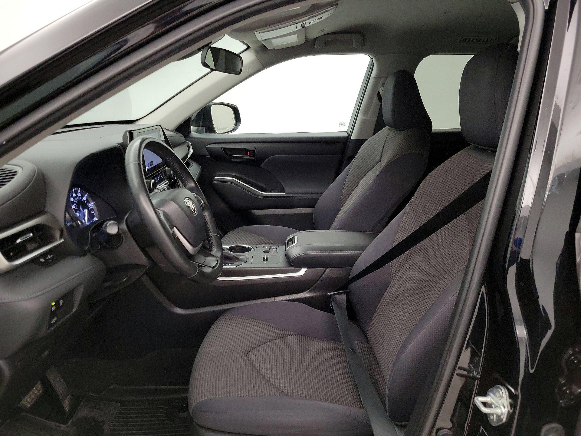 Thumbnail: 2023 Toyota Highlander - 11