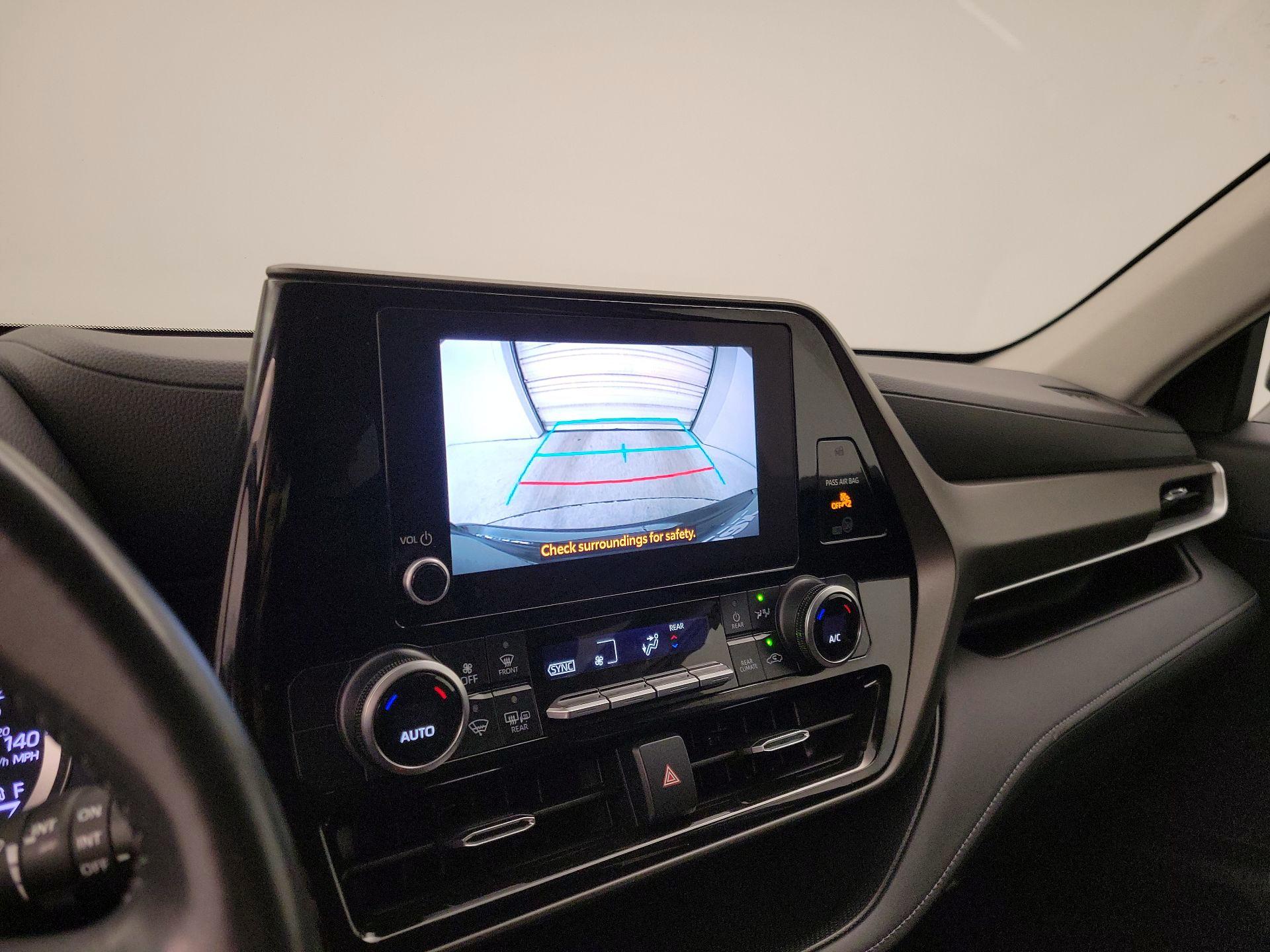 Thumbnail: 2023 Toyota Highlander - 14