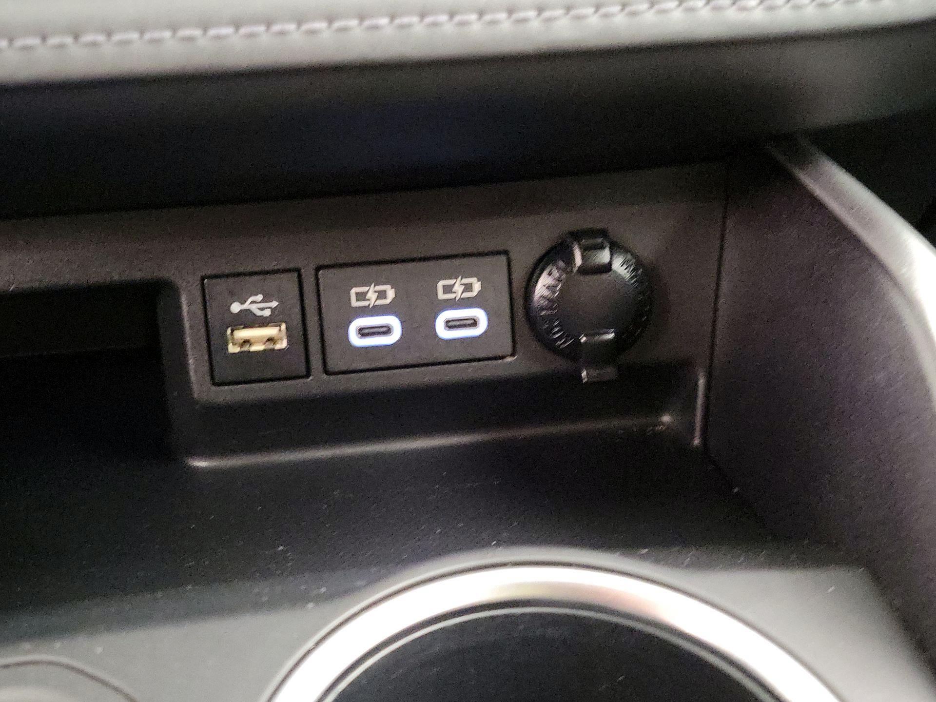 Thumbnail: 2023 Toyota Highlander - 18