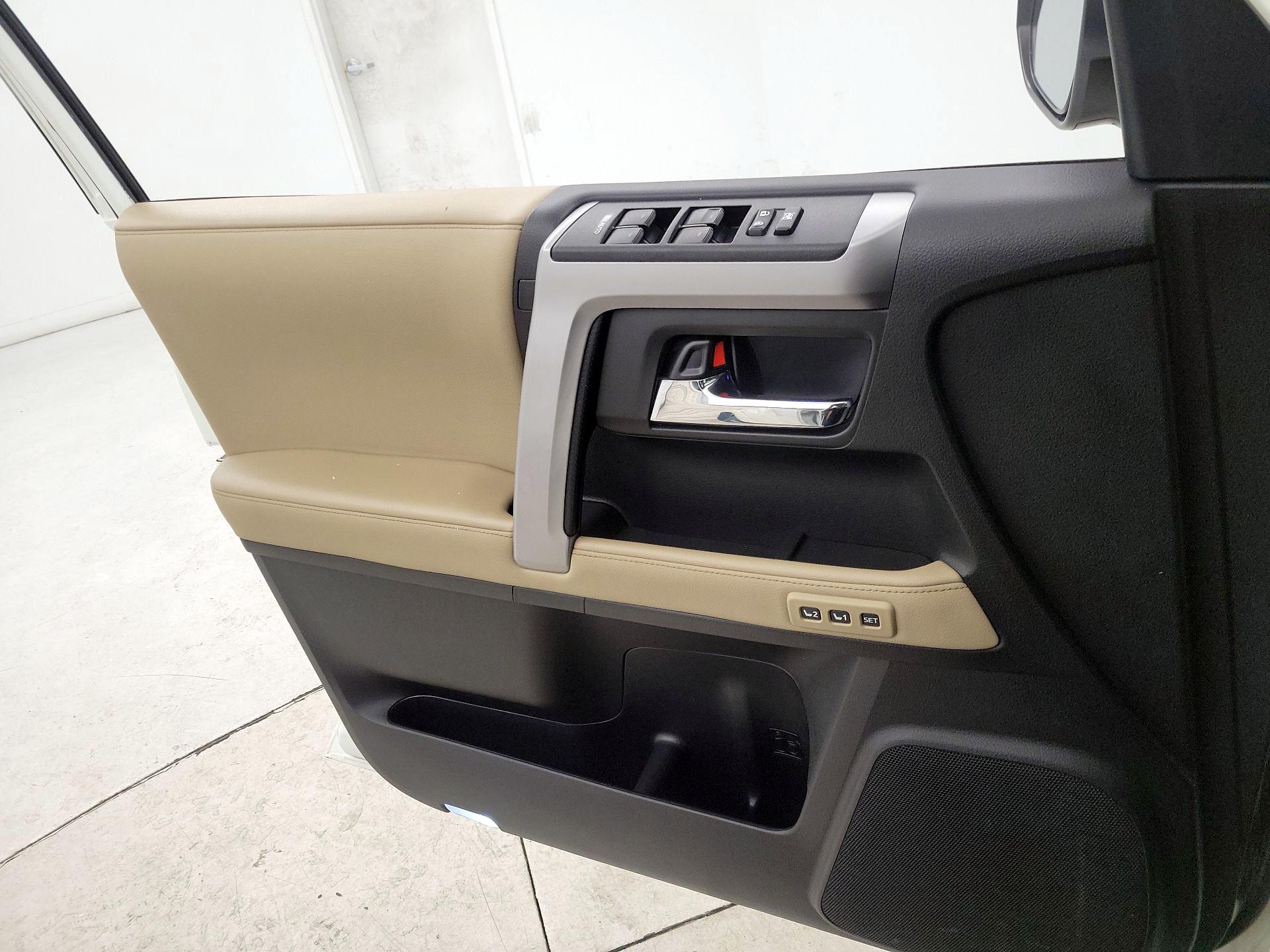 Thumbnail: 2022 Toyota 4Runner - 12