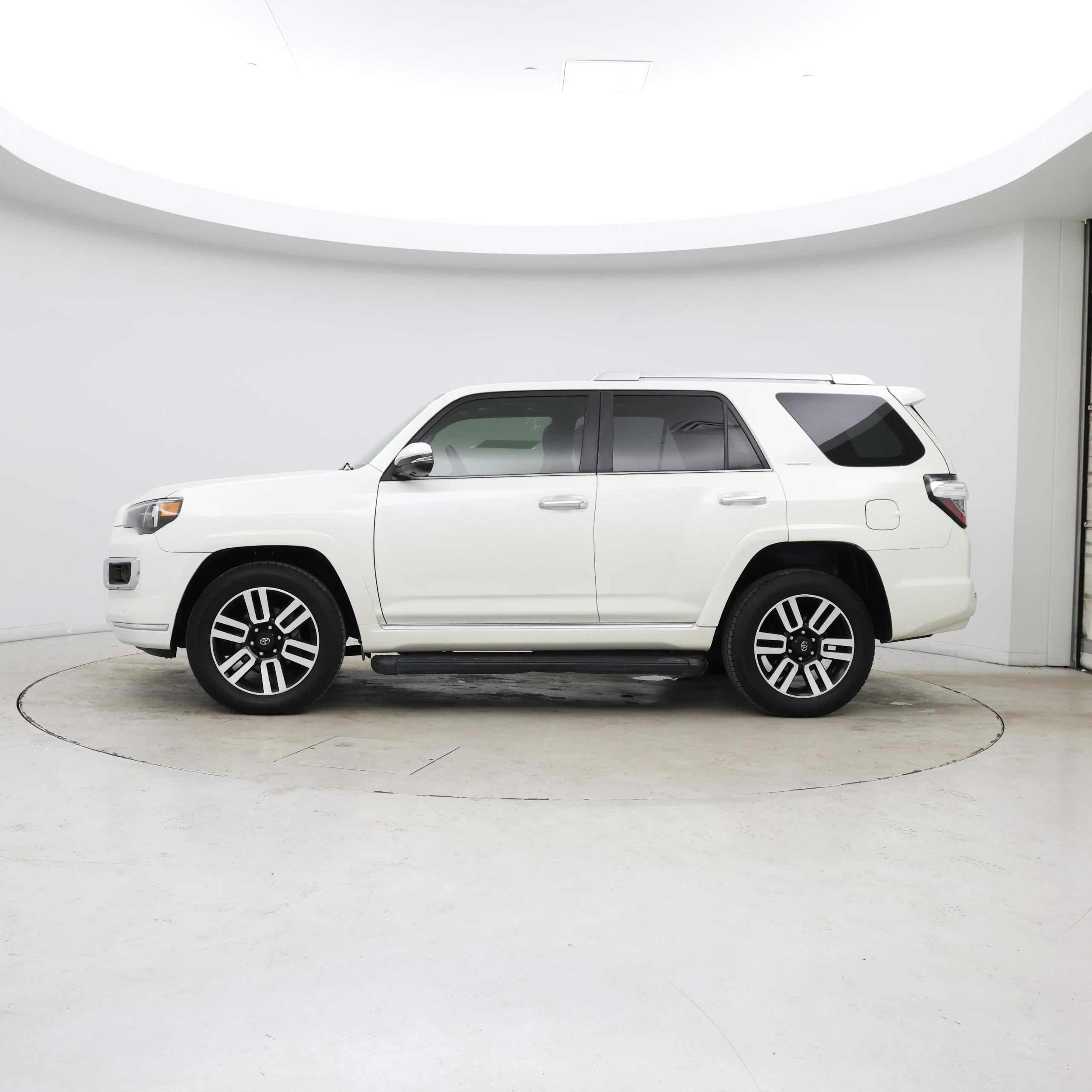 Thumbnail: 2022 Toyota 4Runner - 3