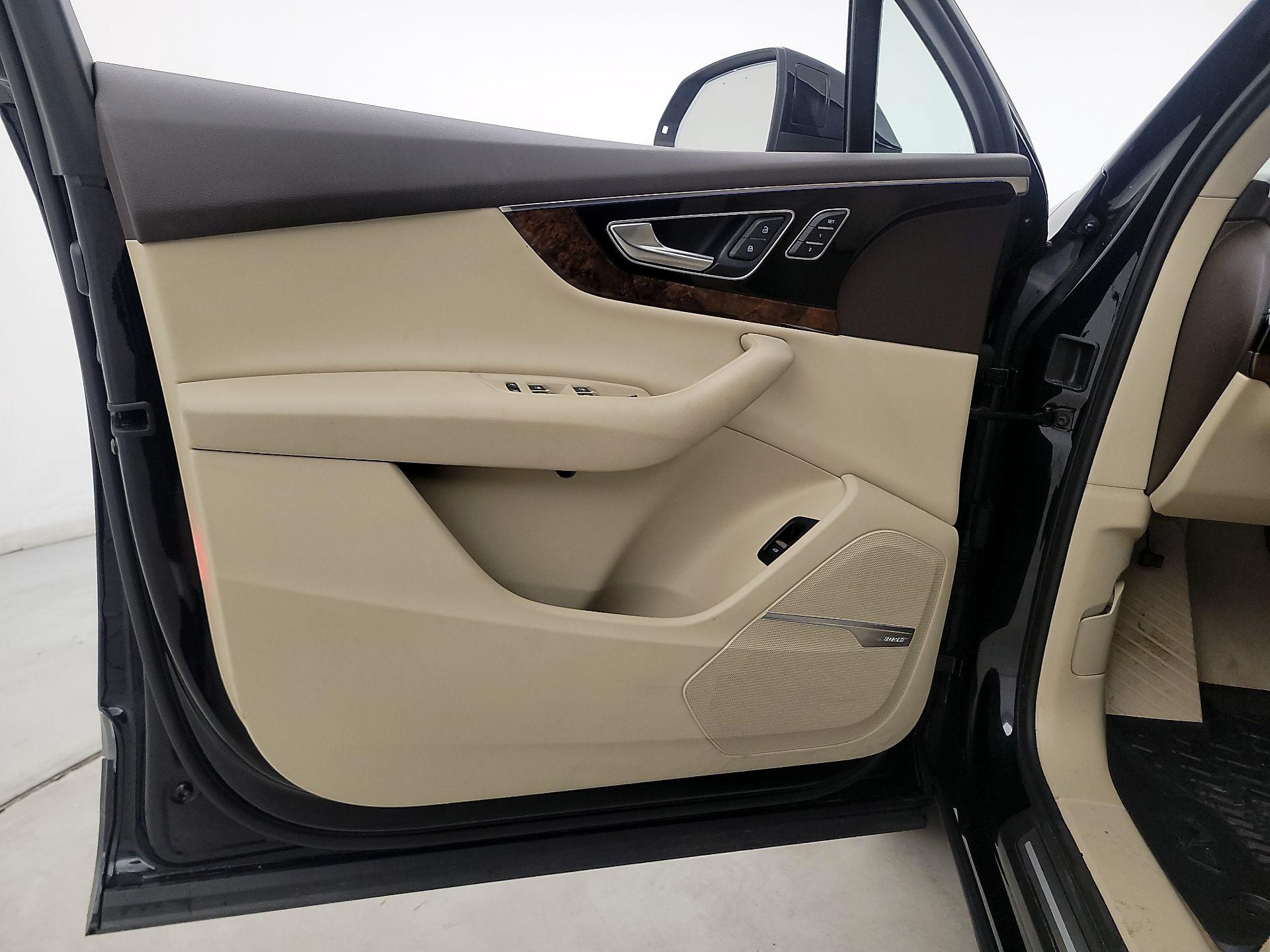 Thumbnail: 2017 Audi Q7 - 12