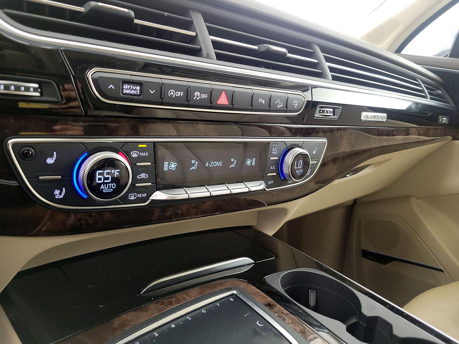 Thumbnail: 2017 Audi Q7 - 17