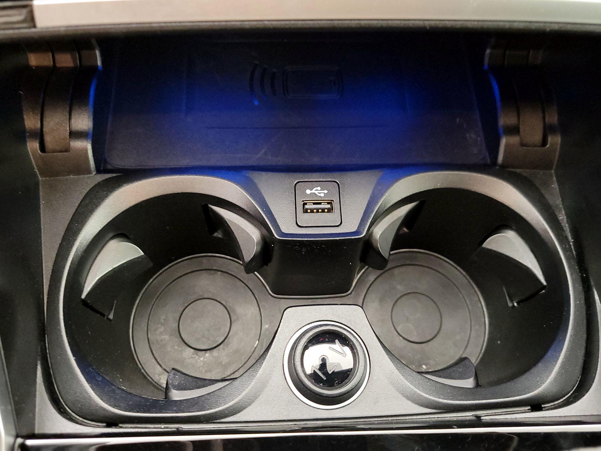 Thumbnail: 2023 BMW i4 - 19