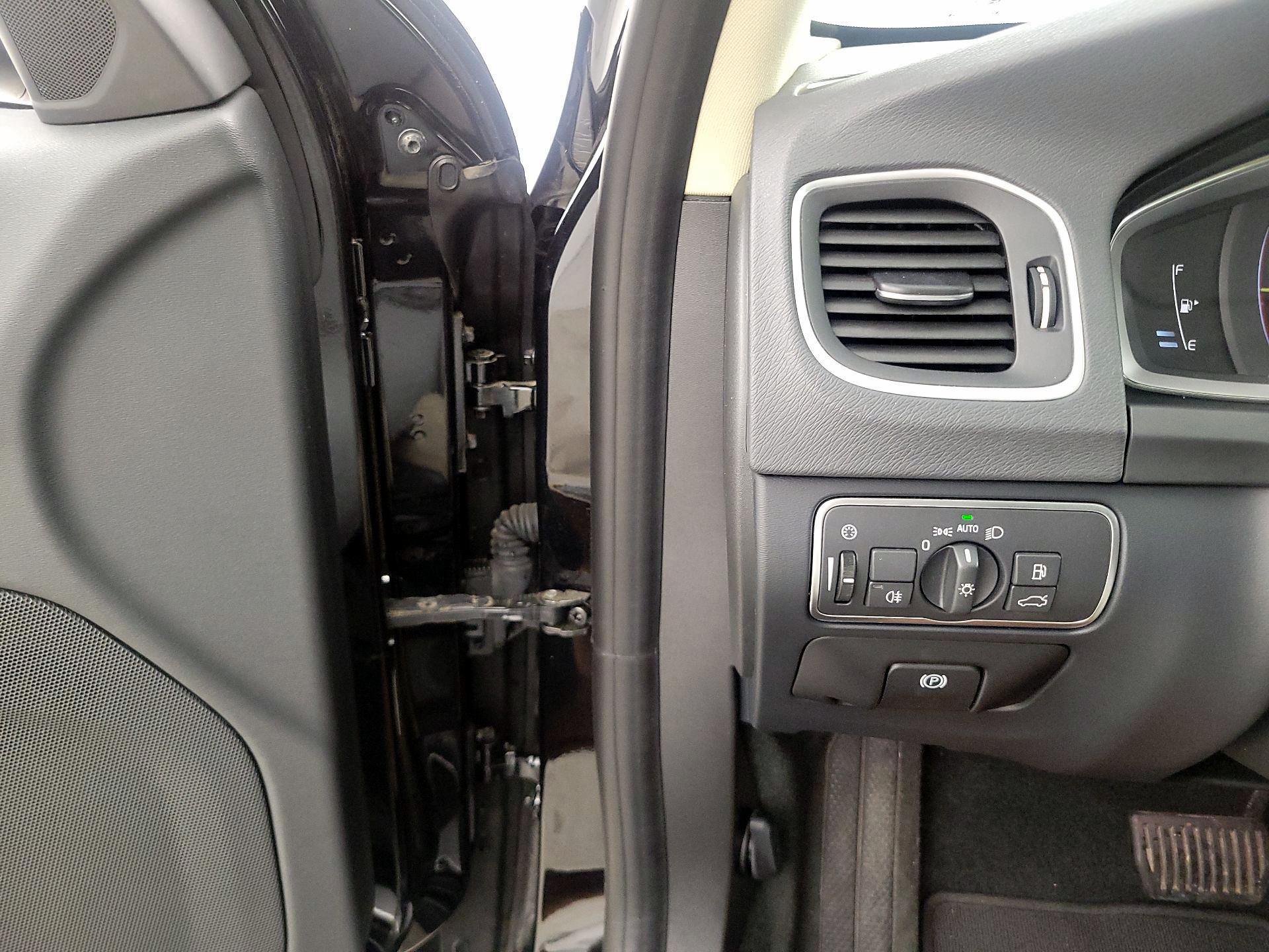 Thumbnail: 2017 Volvo S60 - 13