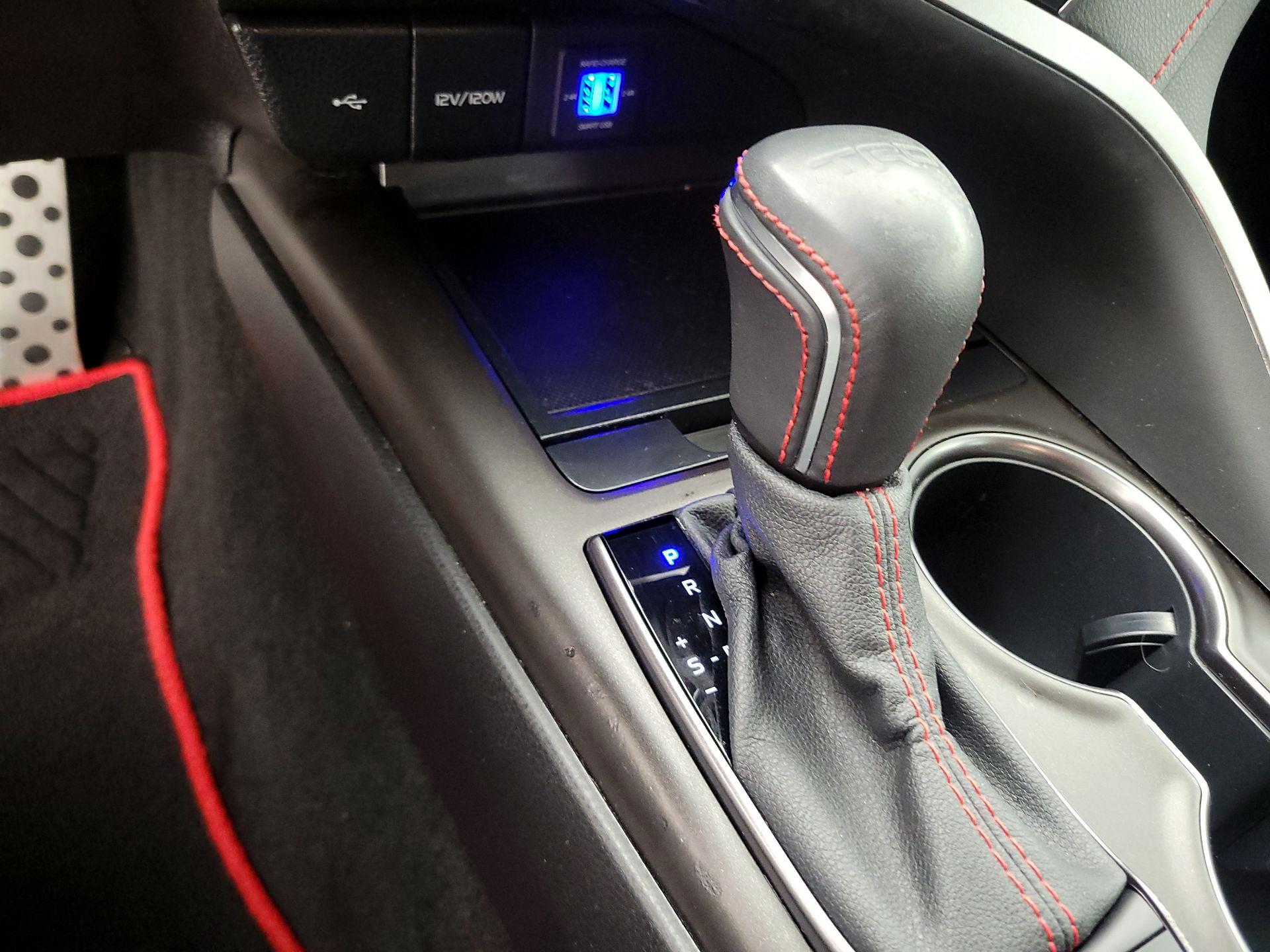 Thumbnail: 2022 Toyota Camry - 17