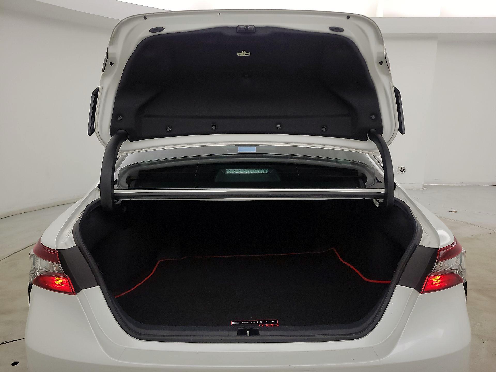 Thumbnail: 2022 Toyota Camry - 20