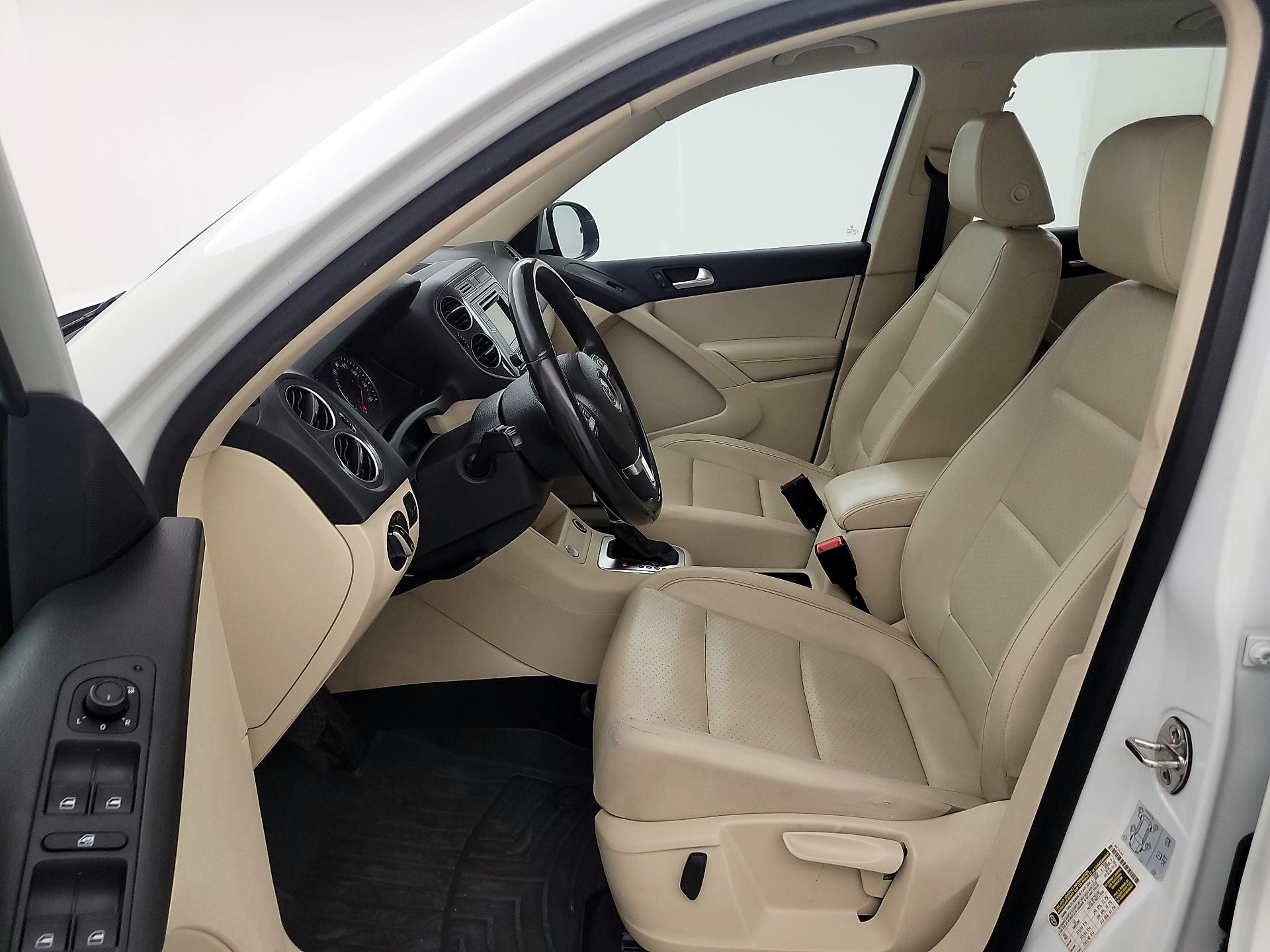 Thumbnail: 2016 Volkswagen Tiguan - 11