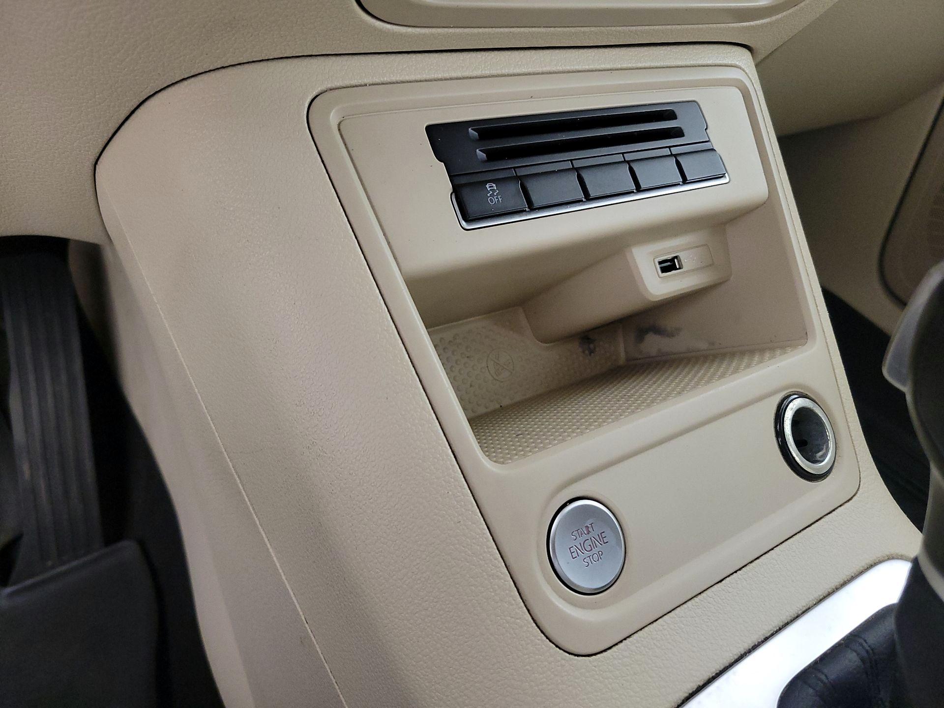 Thumbnail: 2016 Volkswagen Tiguan - 18