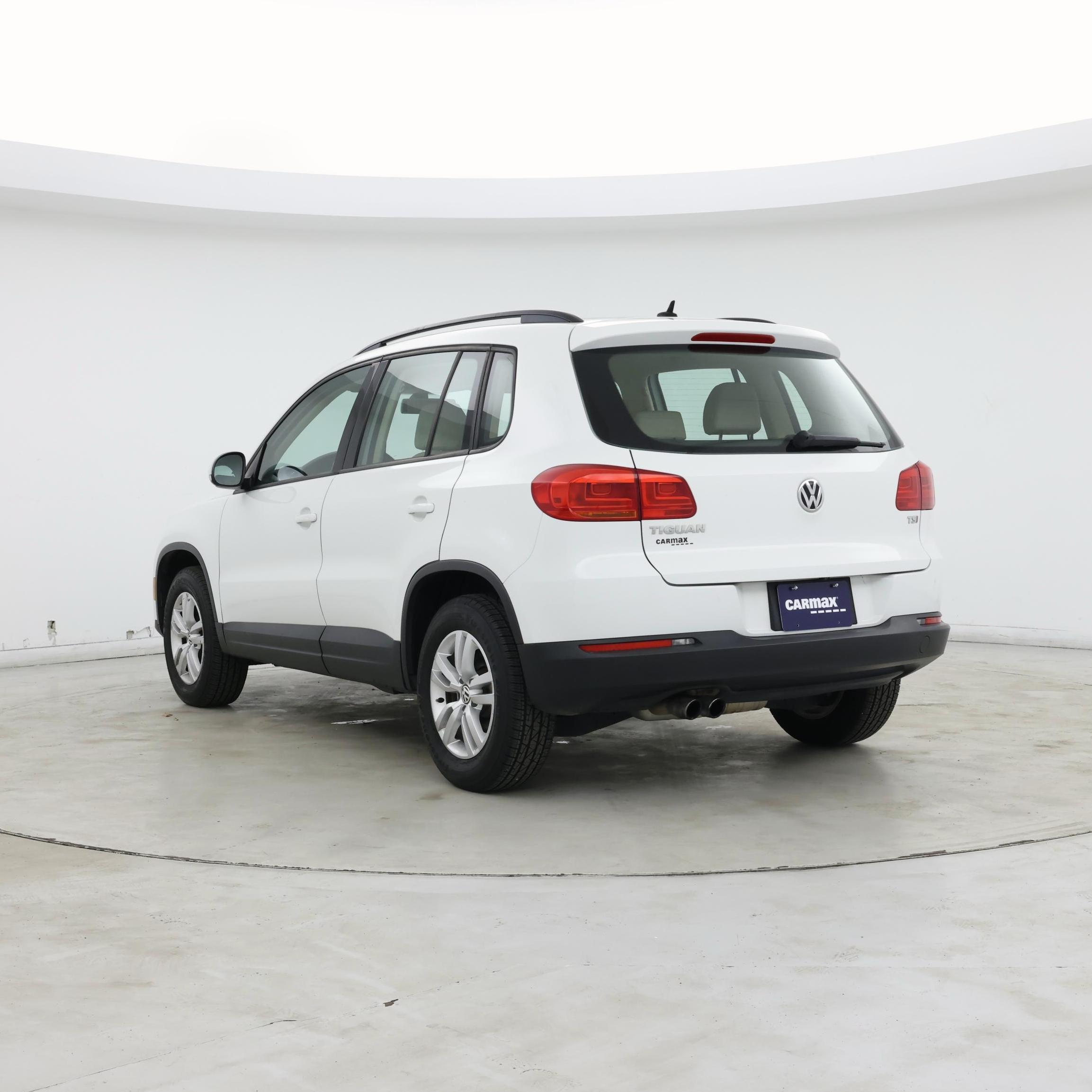 Thumbnail: 2016 Volkswagen Tiguan - 2