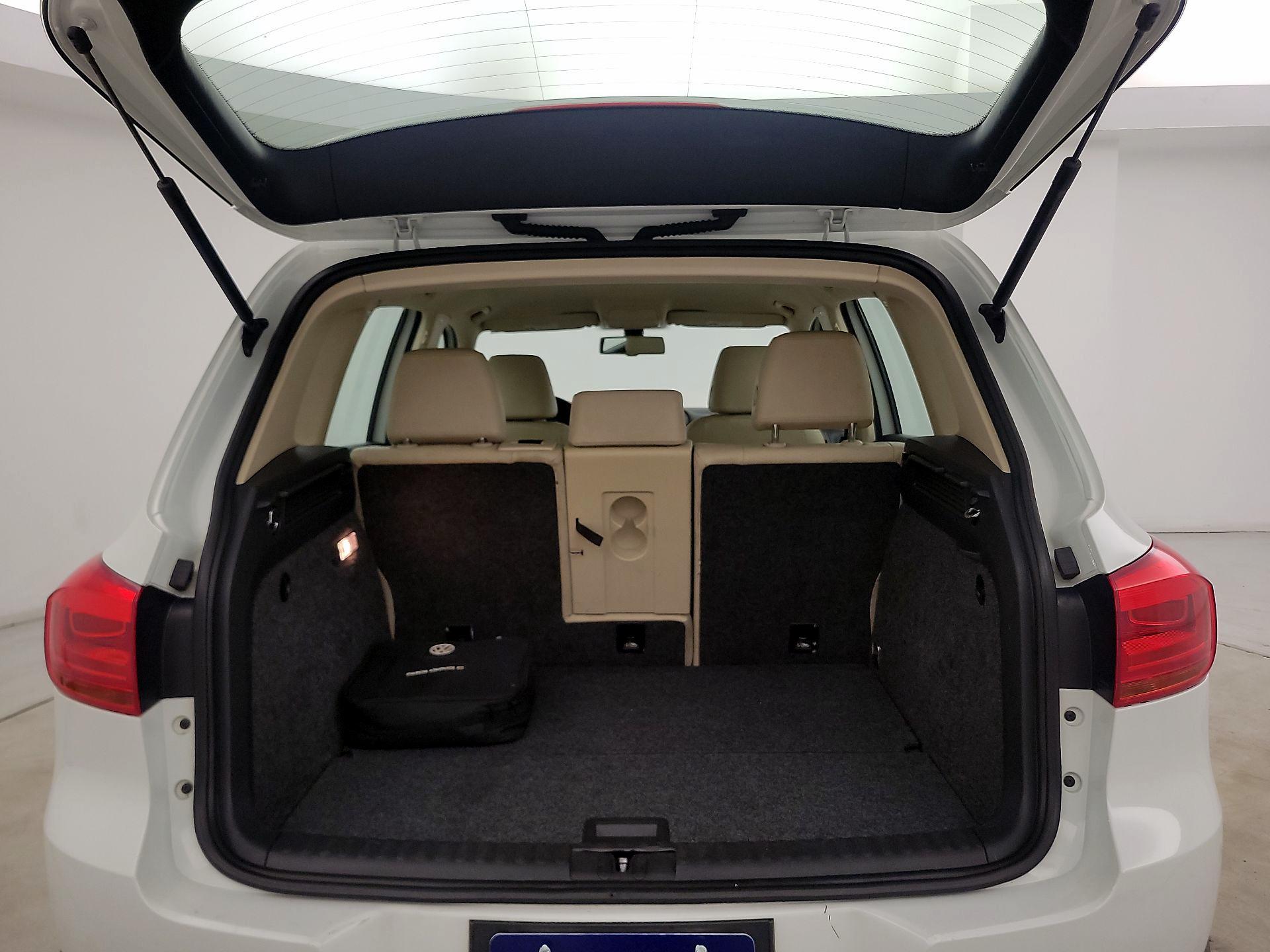 Thumbnail: 2016 Volkswagen Tiguan - 20