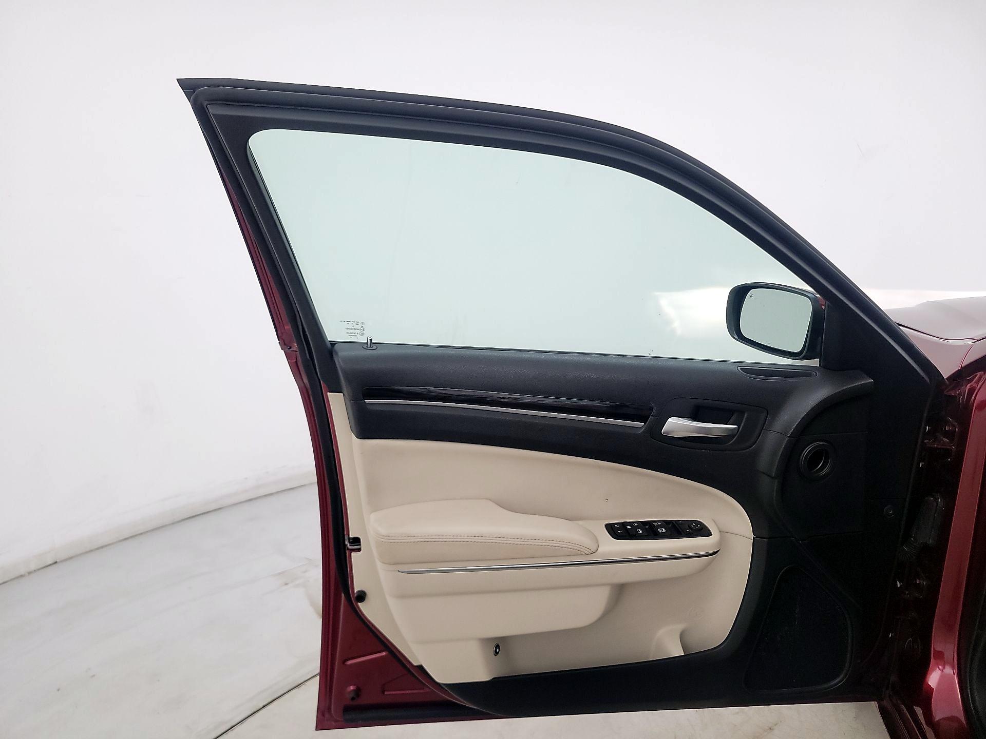 Thumbnail: 2016 Chrysler 300 - 12