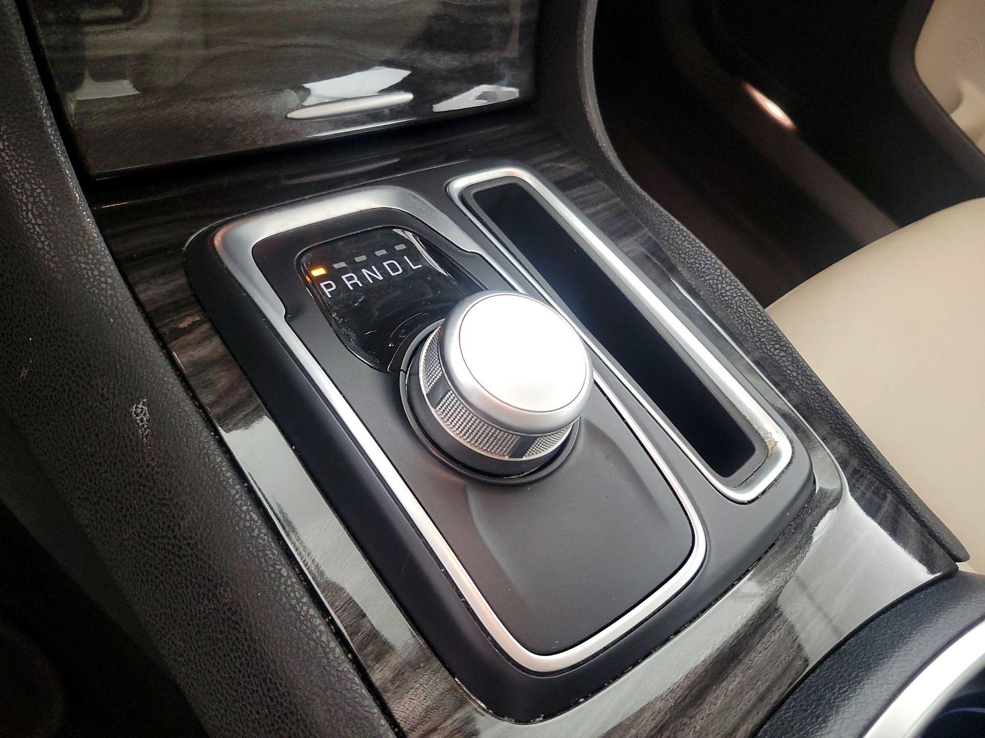 Thumbnail: 2016 Chrysler 300 - 17