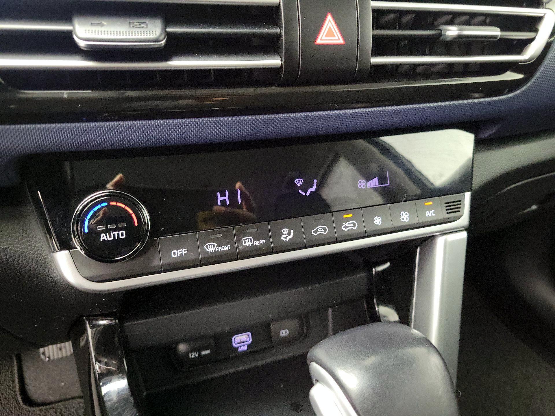 Thumbnail: 2023 Kia Seltos - 16