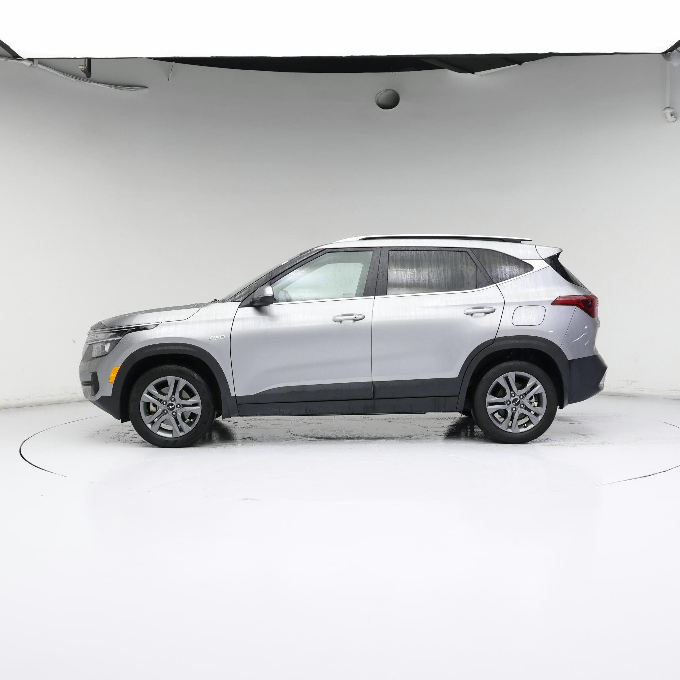 Thumbnail: 2023 Kia Seltos - 3