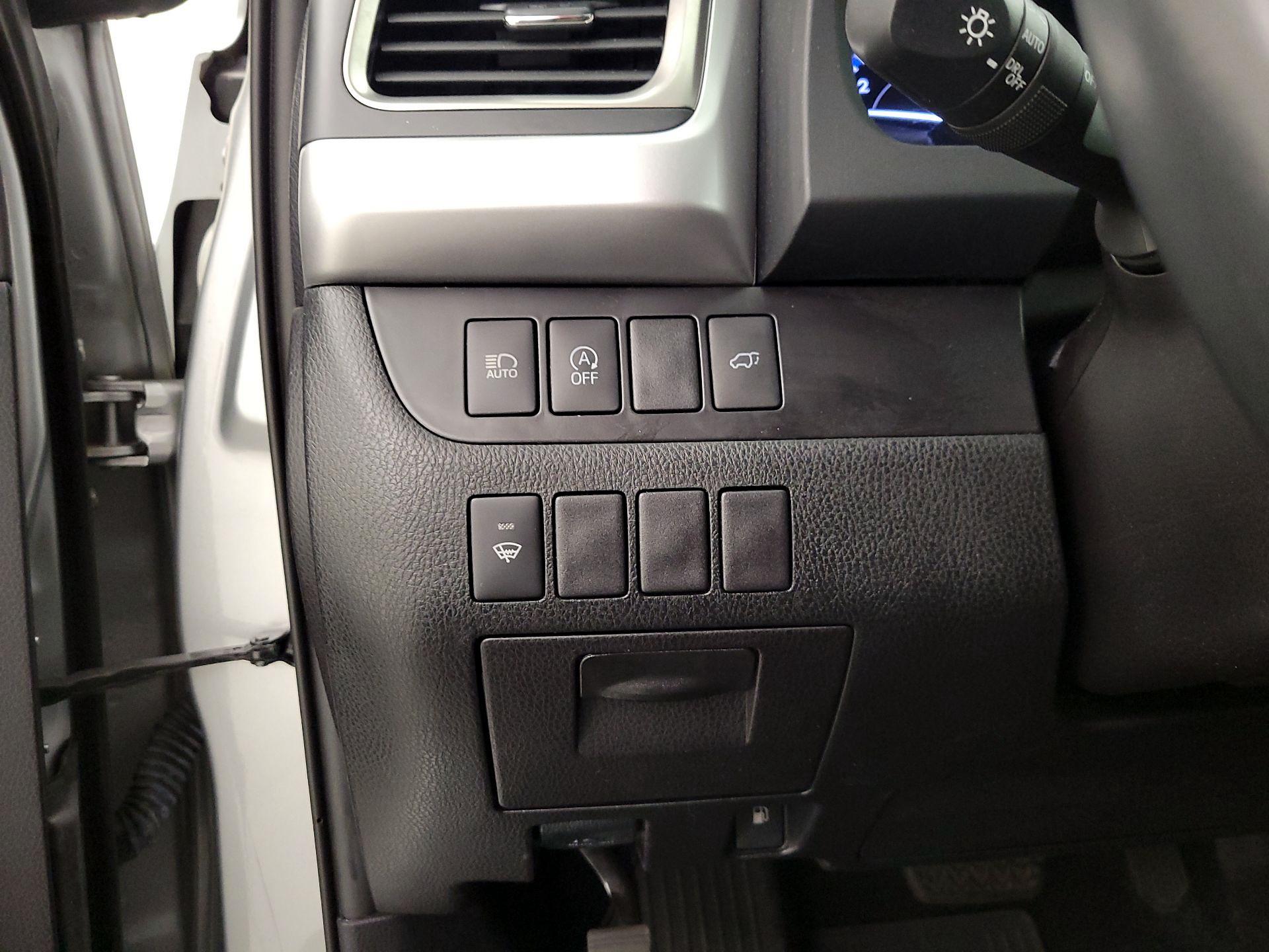 Thumbnail: 2019 Toyota Highlander - 13