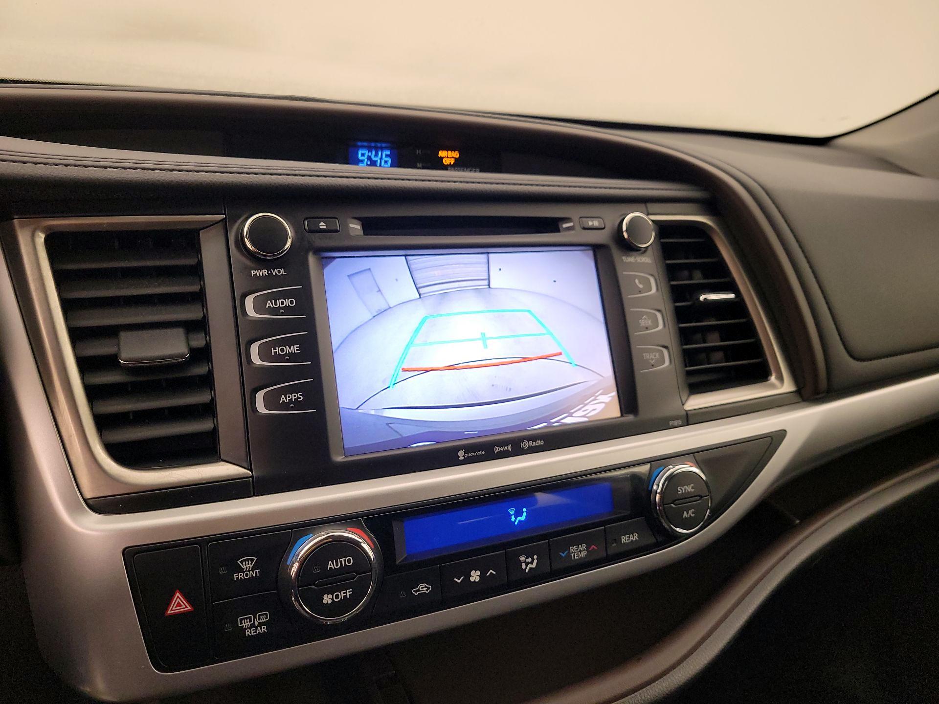 Thumbnail: 2019 Toyota Highlander - 14