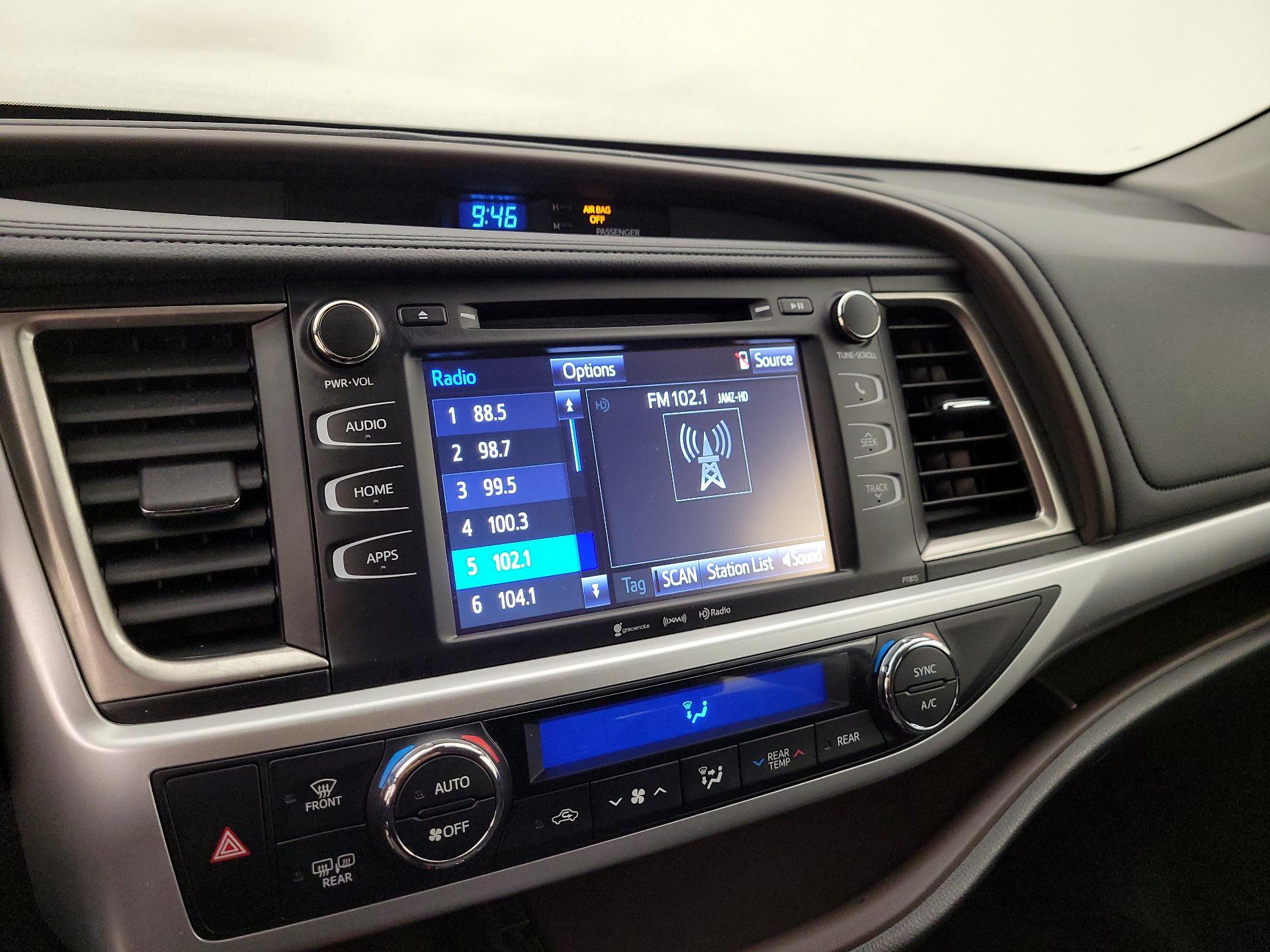 Thumbnail: 2019 Toyota Highlander - 15