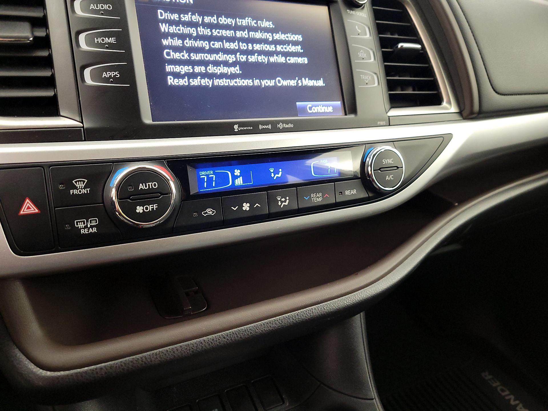 Thumbnail: 2019 Toyota Highlander - 16