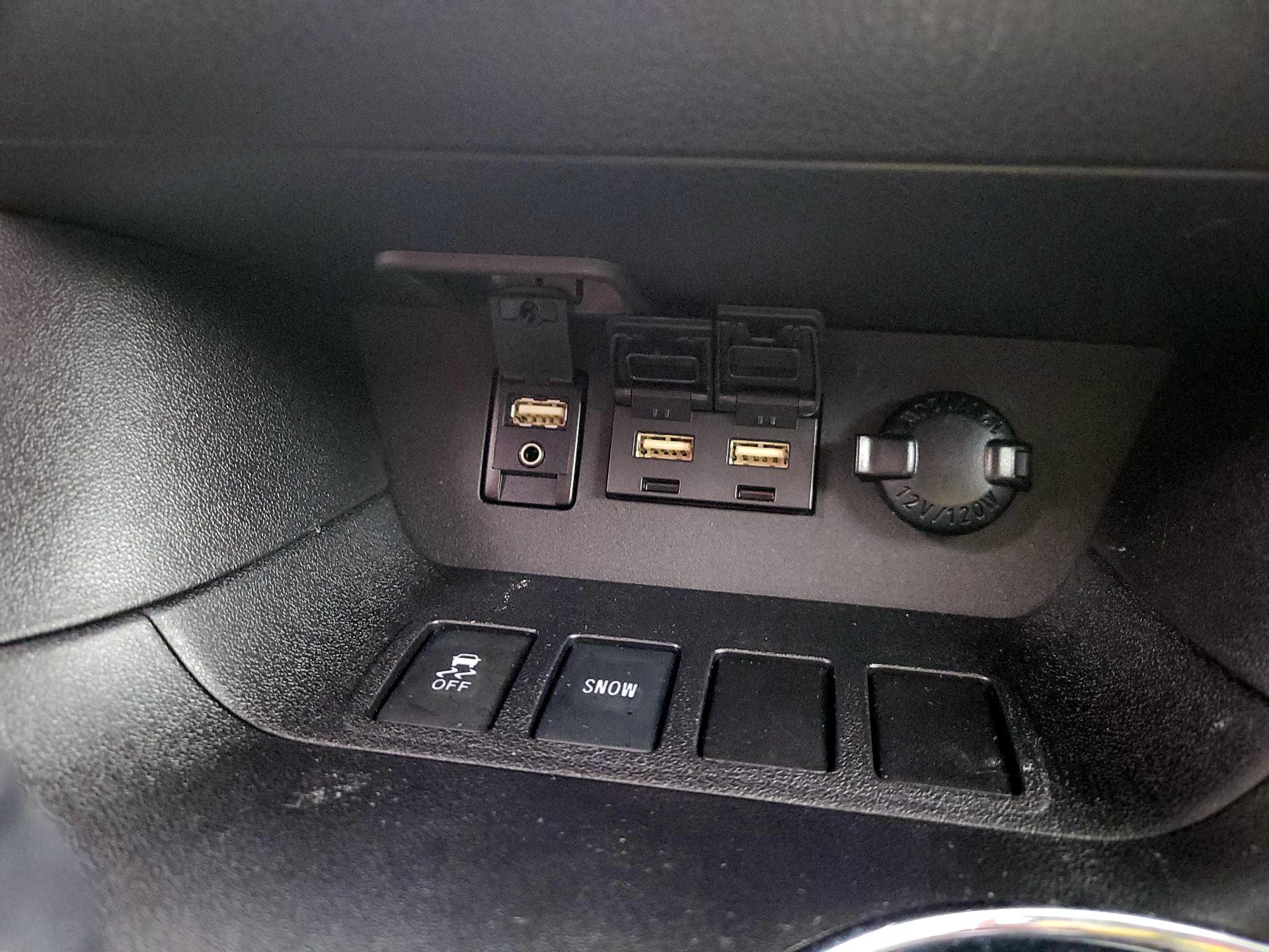 Thumbnail: 2019 Toyota Highlander - 18