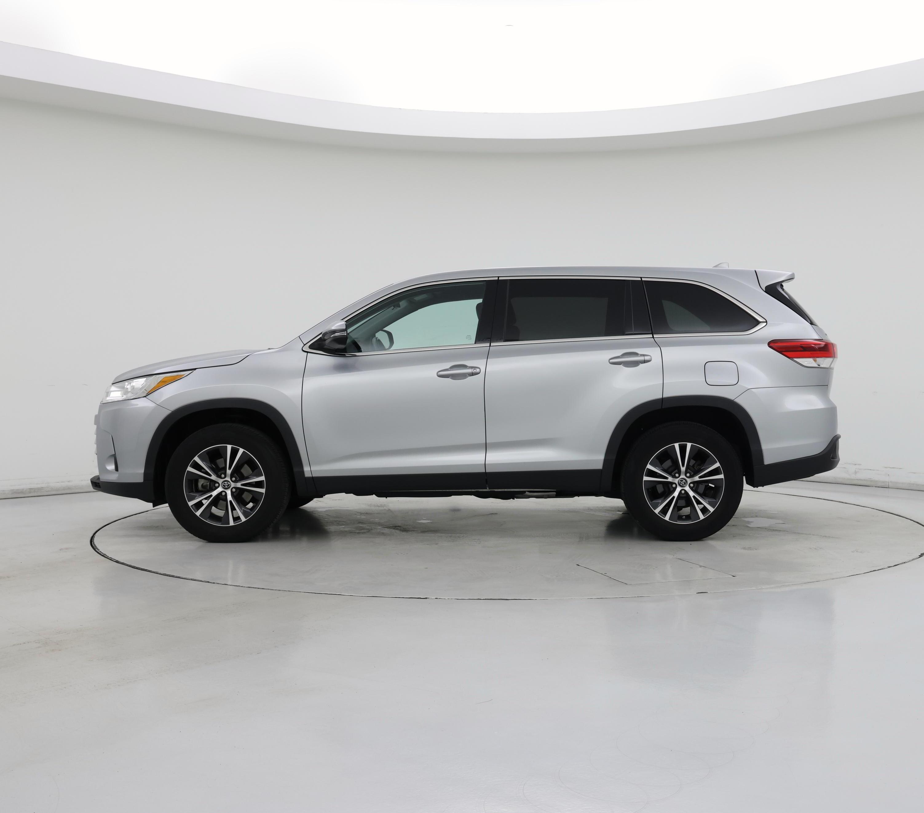 Thumbnail: 2019 Toyota Highlander - 3