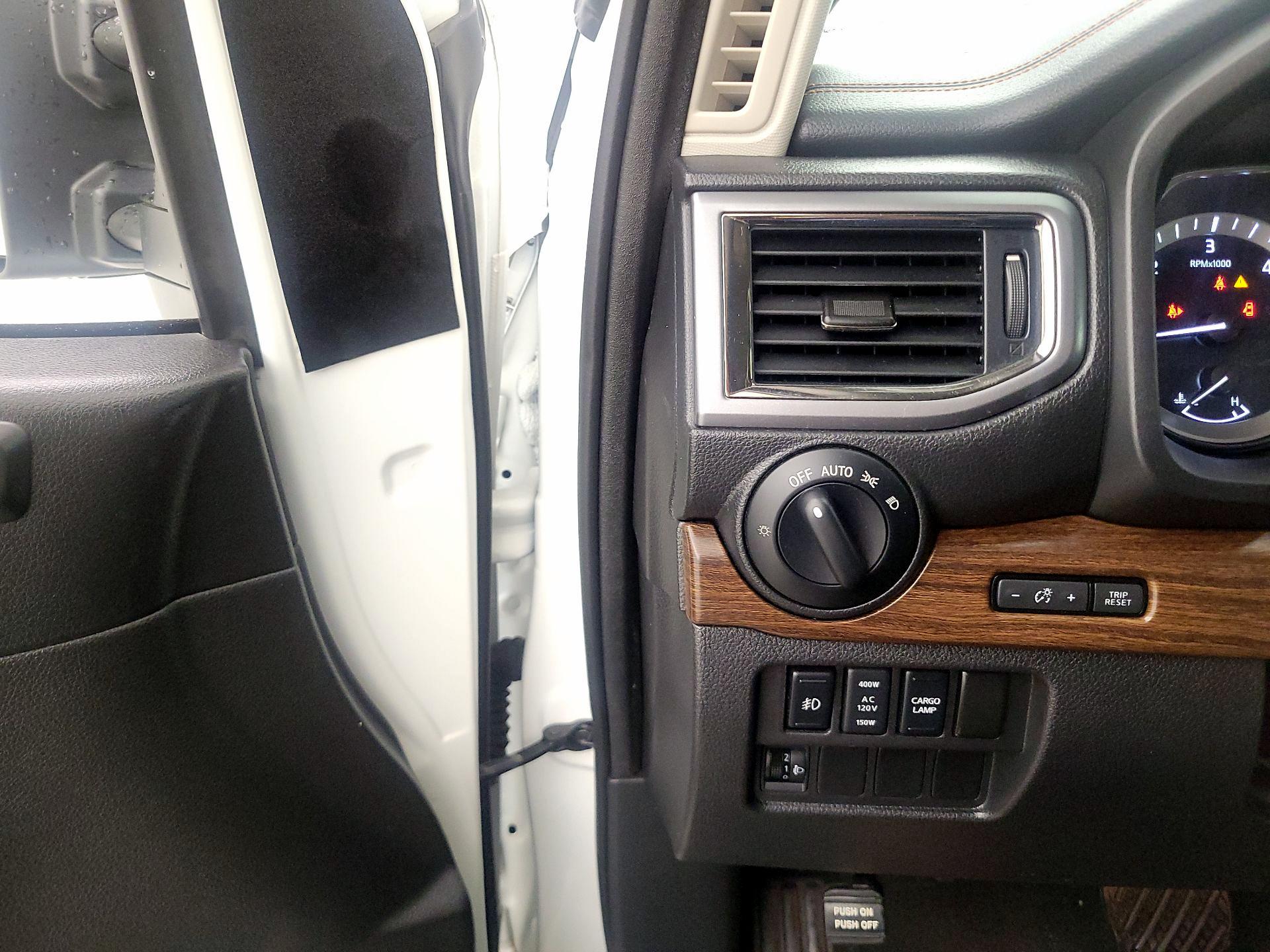 Thumbnail: 2019 Nissan Titan - 13