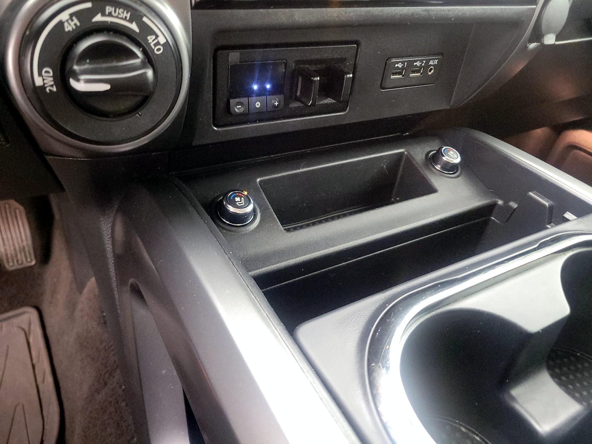 Thumbnail: 2019 Nissan Titan - 18