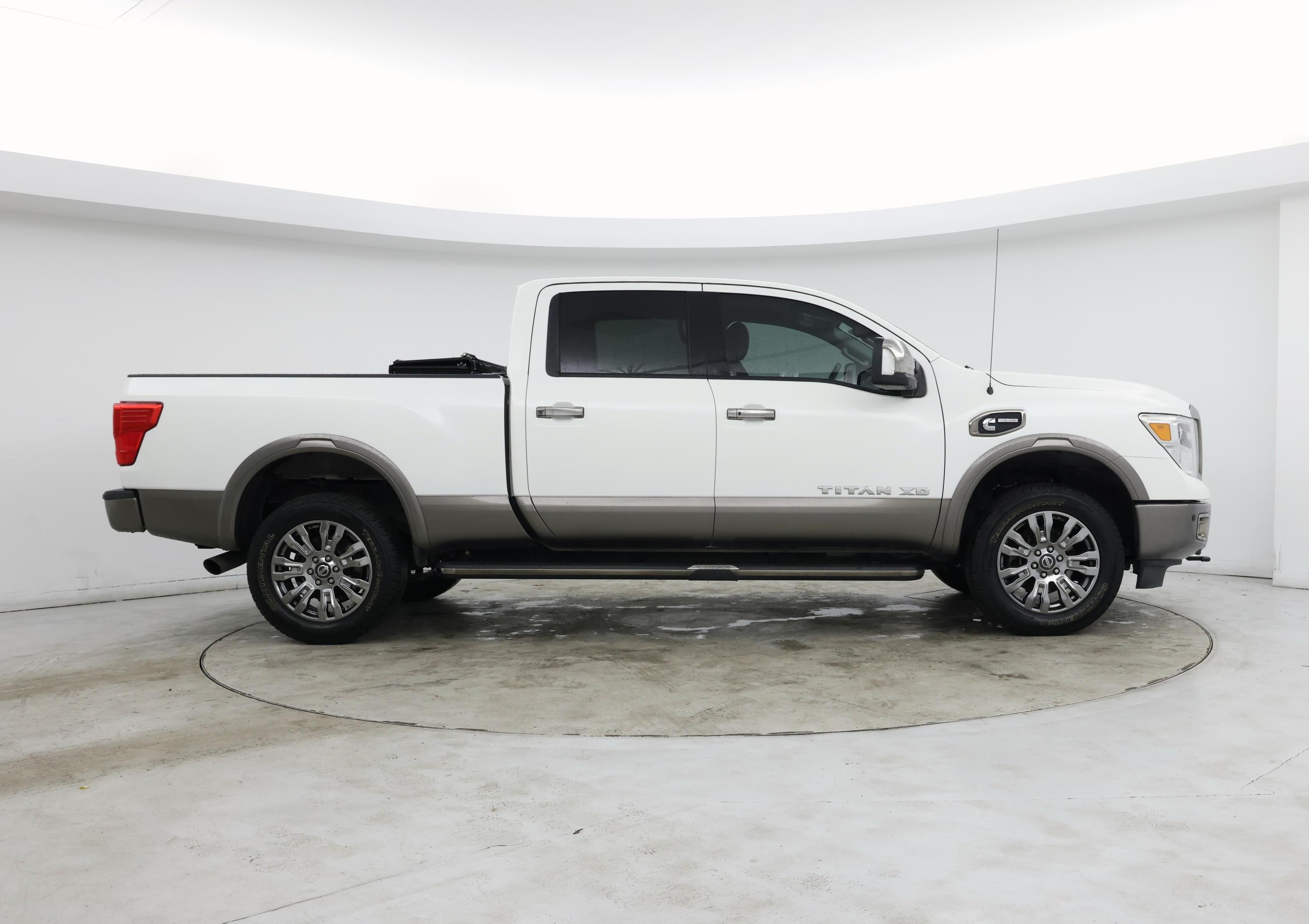 Thumbnail: 2019 Nissan Titan - 7