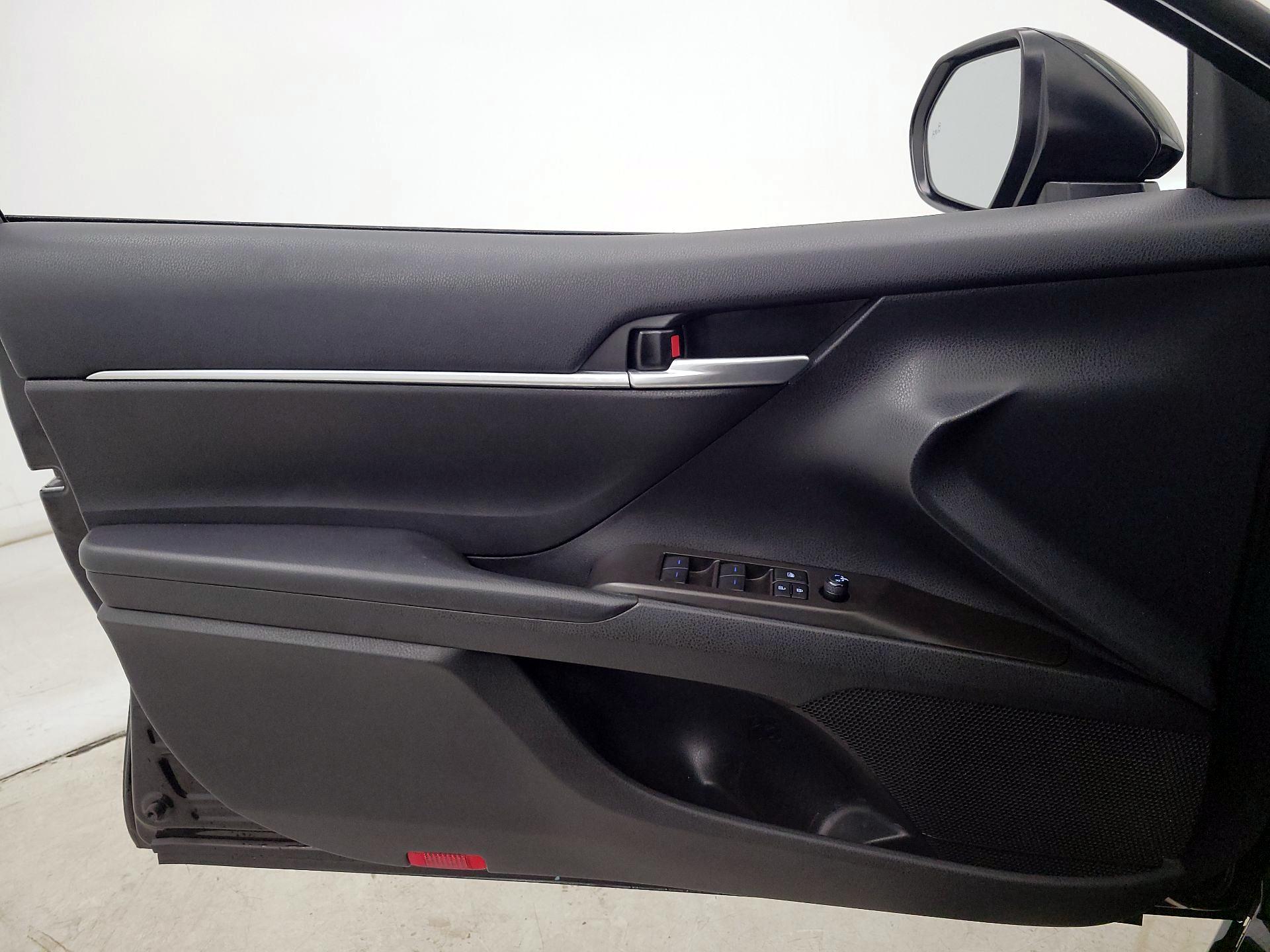 Thumbnail: 2023 Toyota Camry - 12