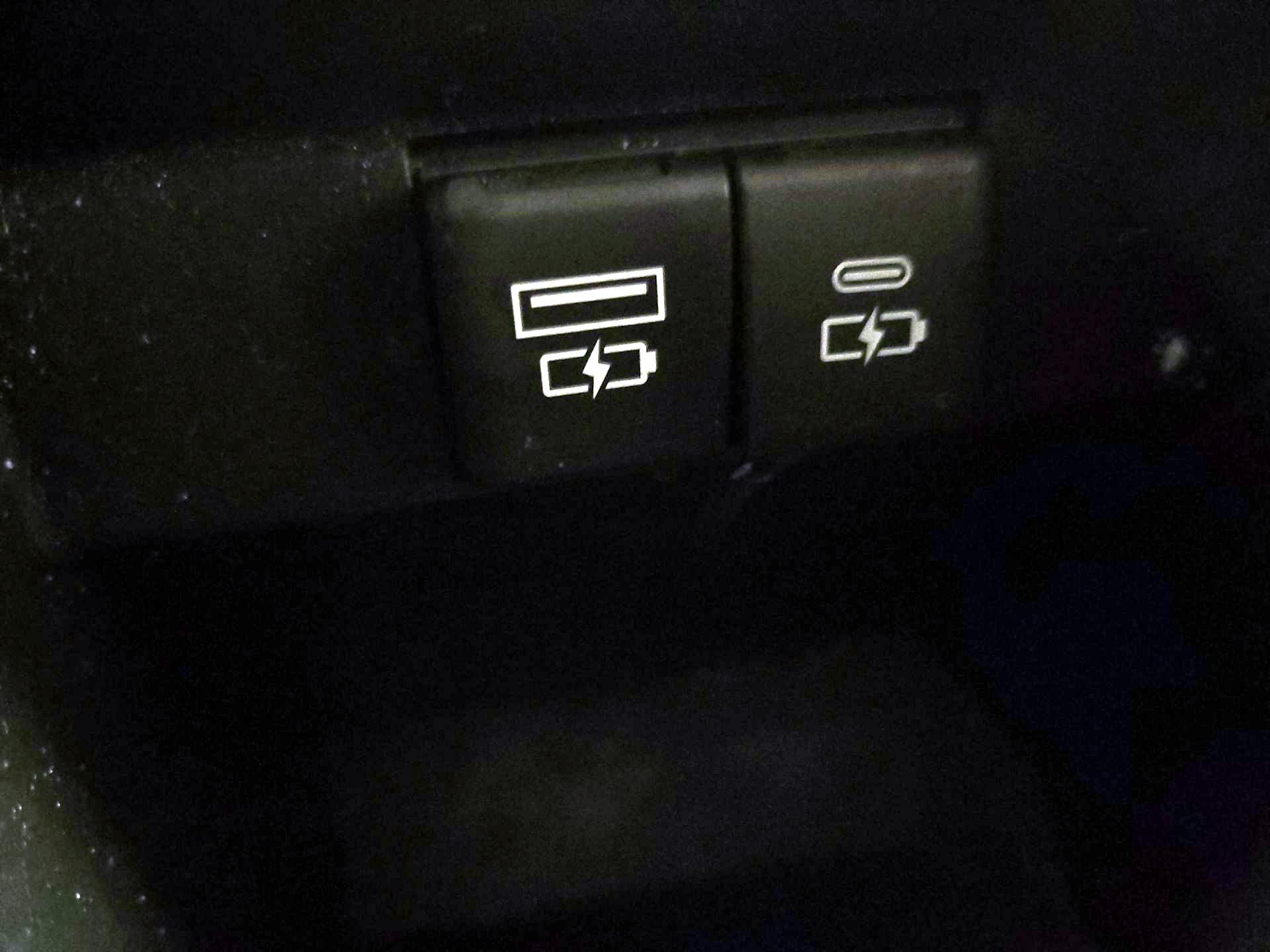 Thumbnail: 2023 Toyota Camry - 18