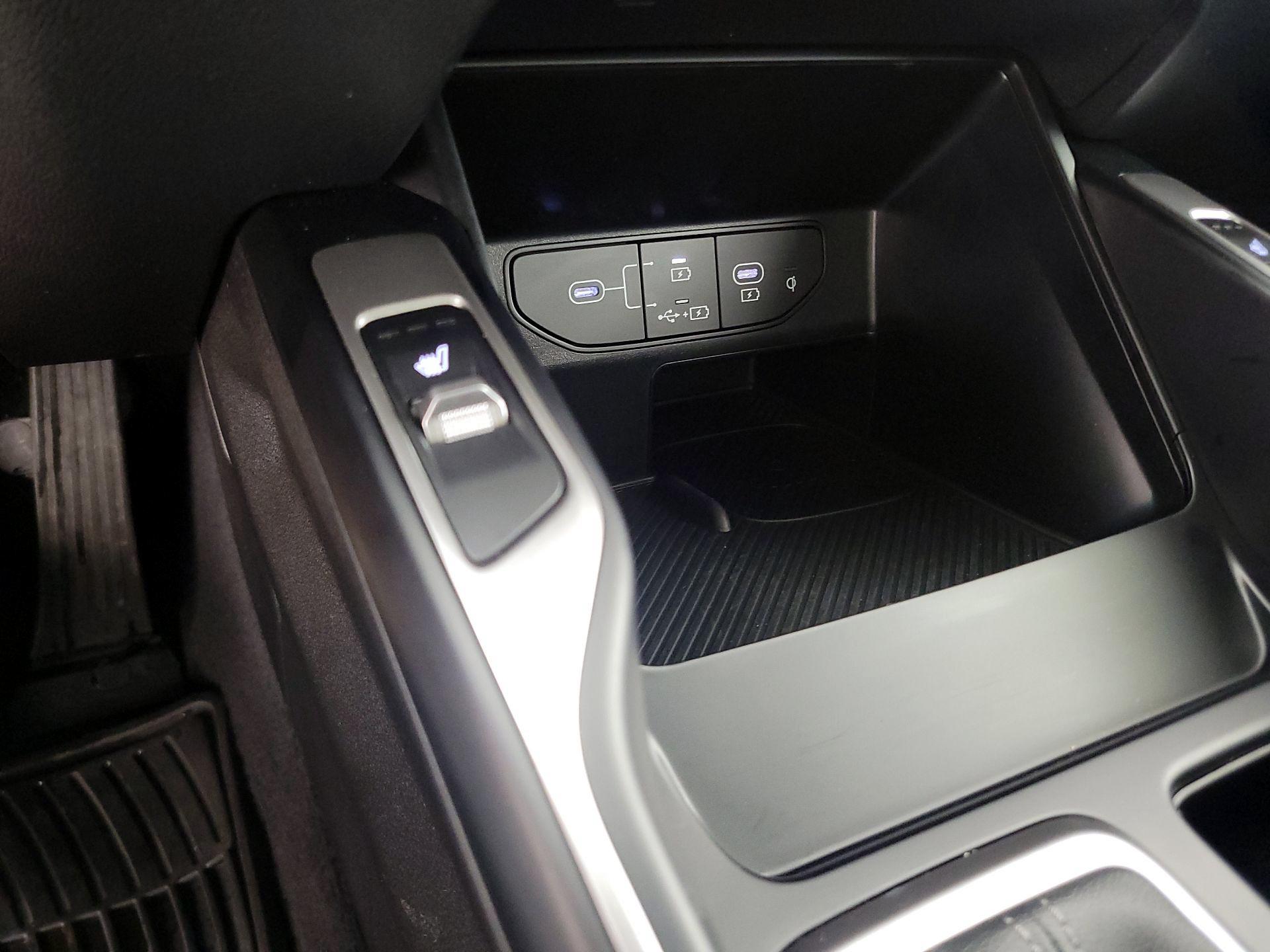 Thumbnail: 2024 Kia Sorento - 19