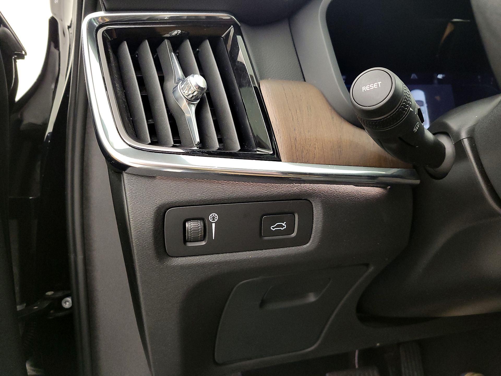 Thumbnail: 2022 Volvo S90 - 11