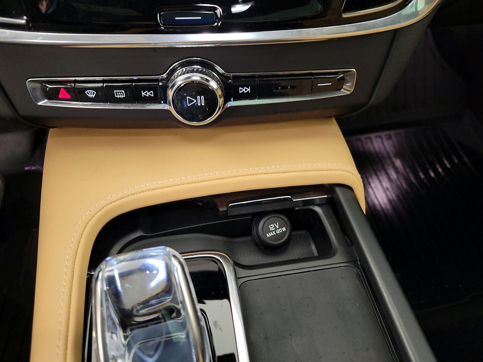 Thumbnail: 2022 Volvo S90 - 17