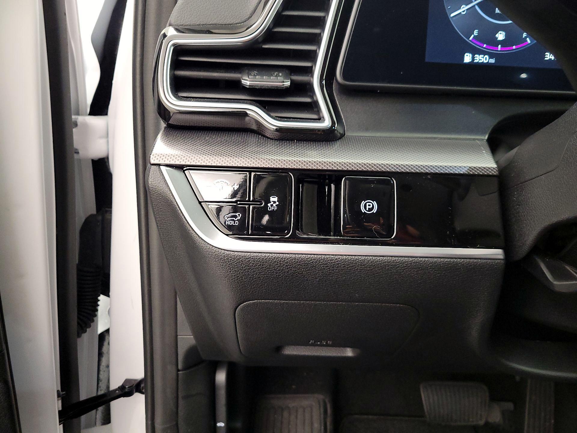 Thumbnail: 2025 Kia Sportage - 13