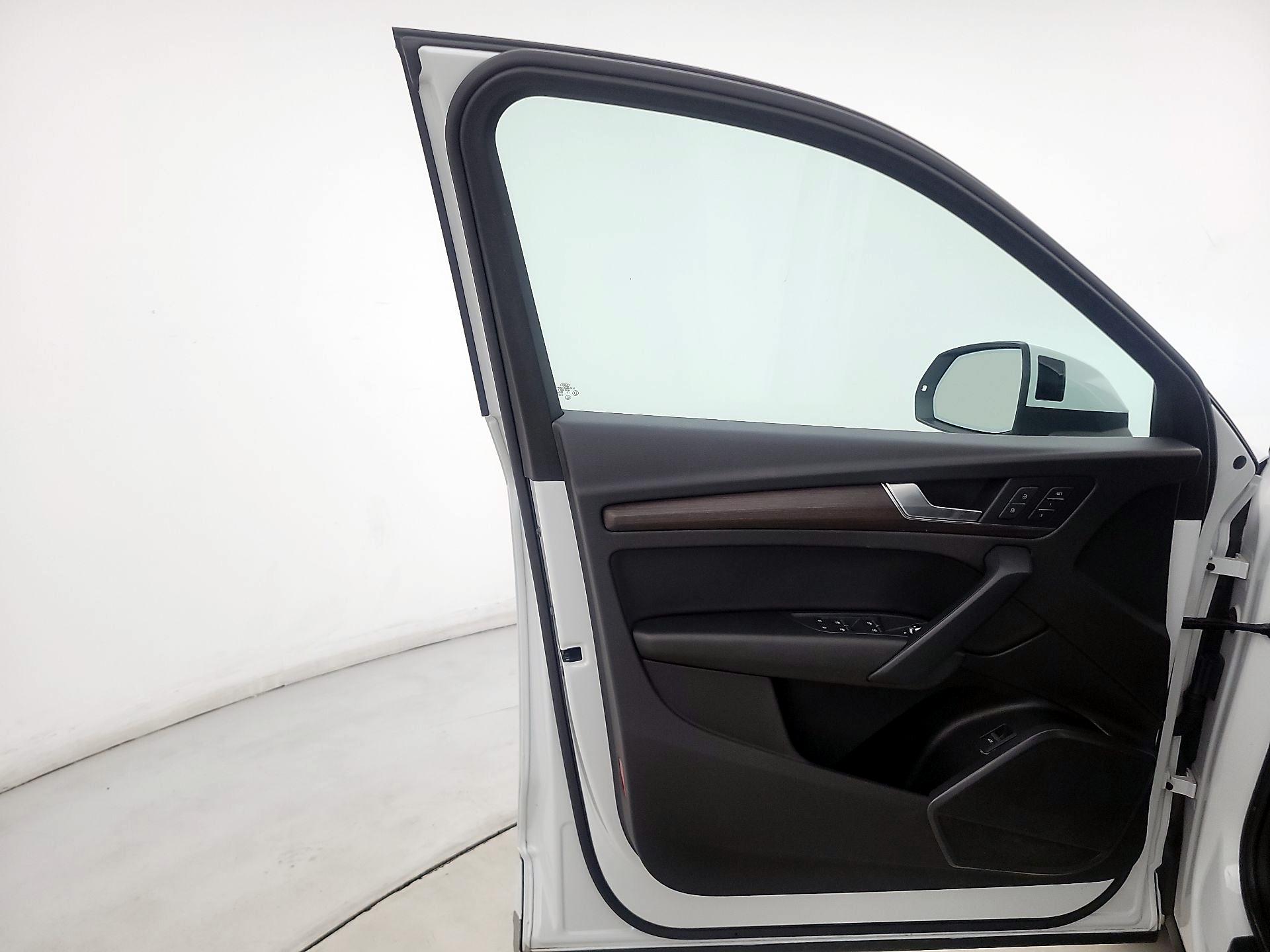 Thumbnail: 2021 Audi Q5 - 12