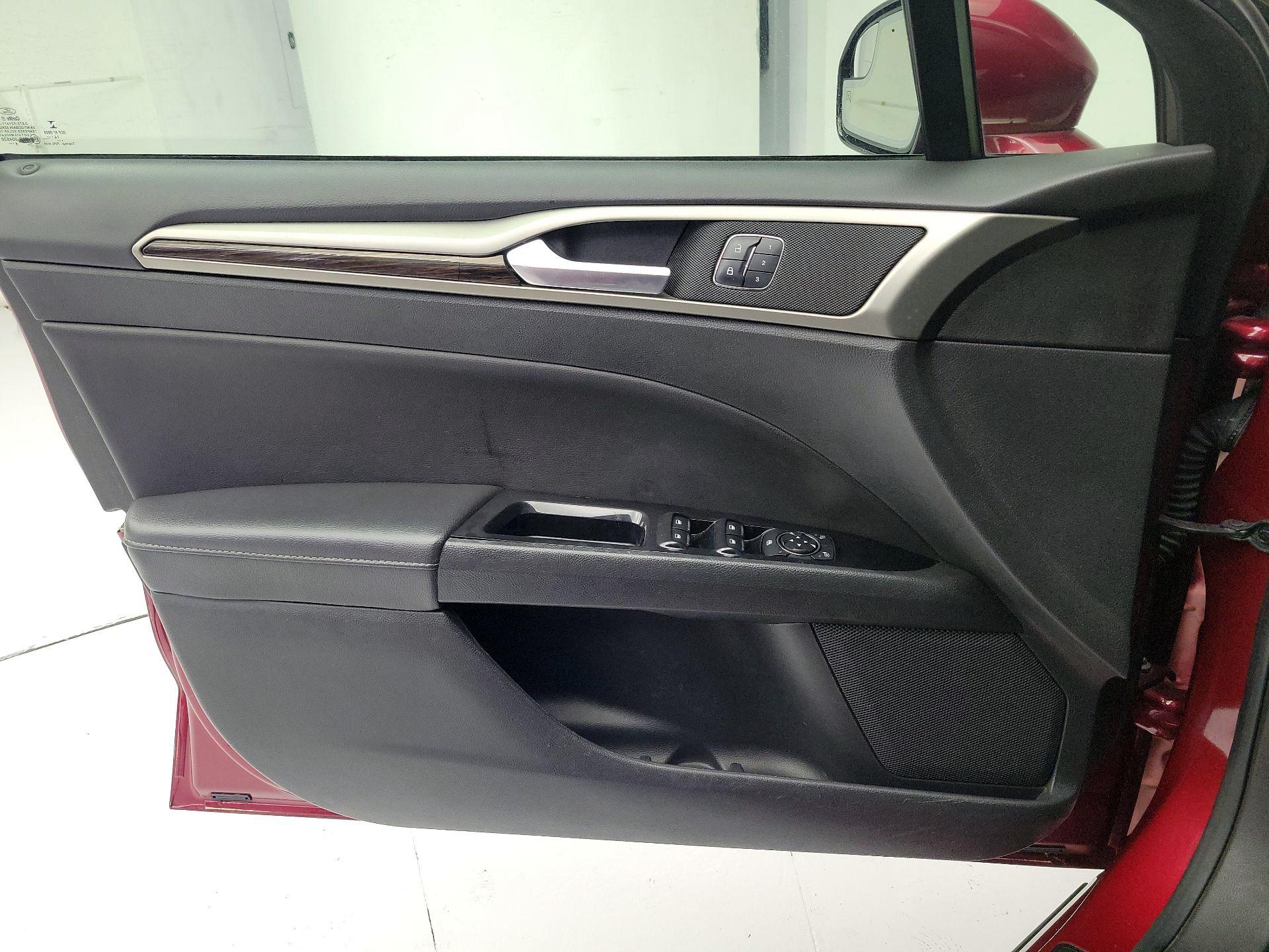 Thumbnail: 2015 Ford Fusion - 12