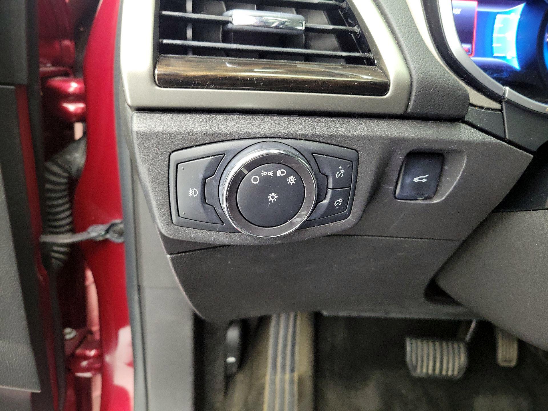 Thumbnail: 2015 Ford Fusion - 13