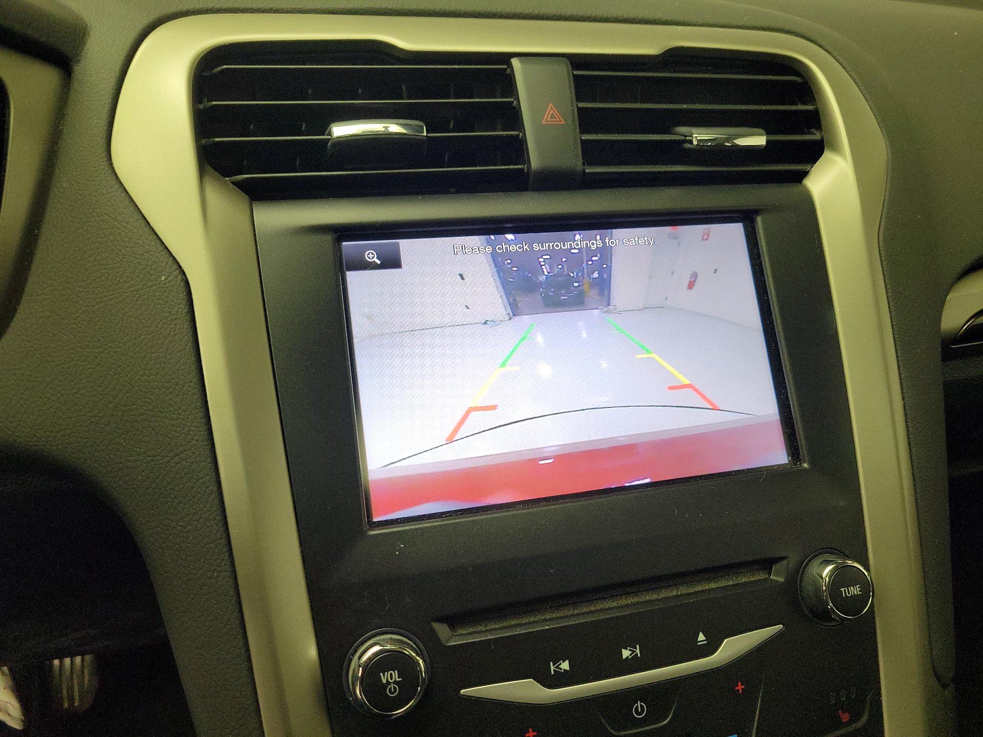 Thumbnail: 2015 Ford Fusion - 14