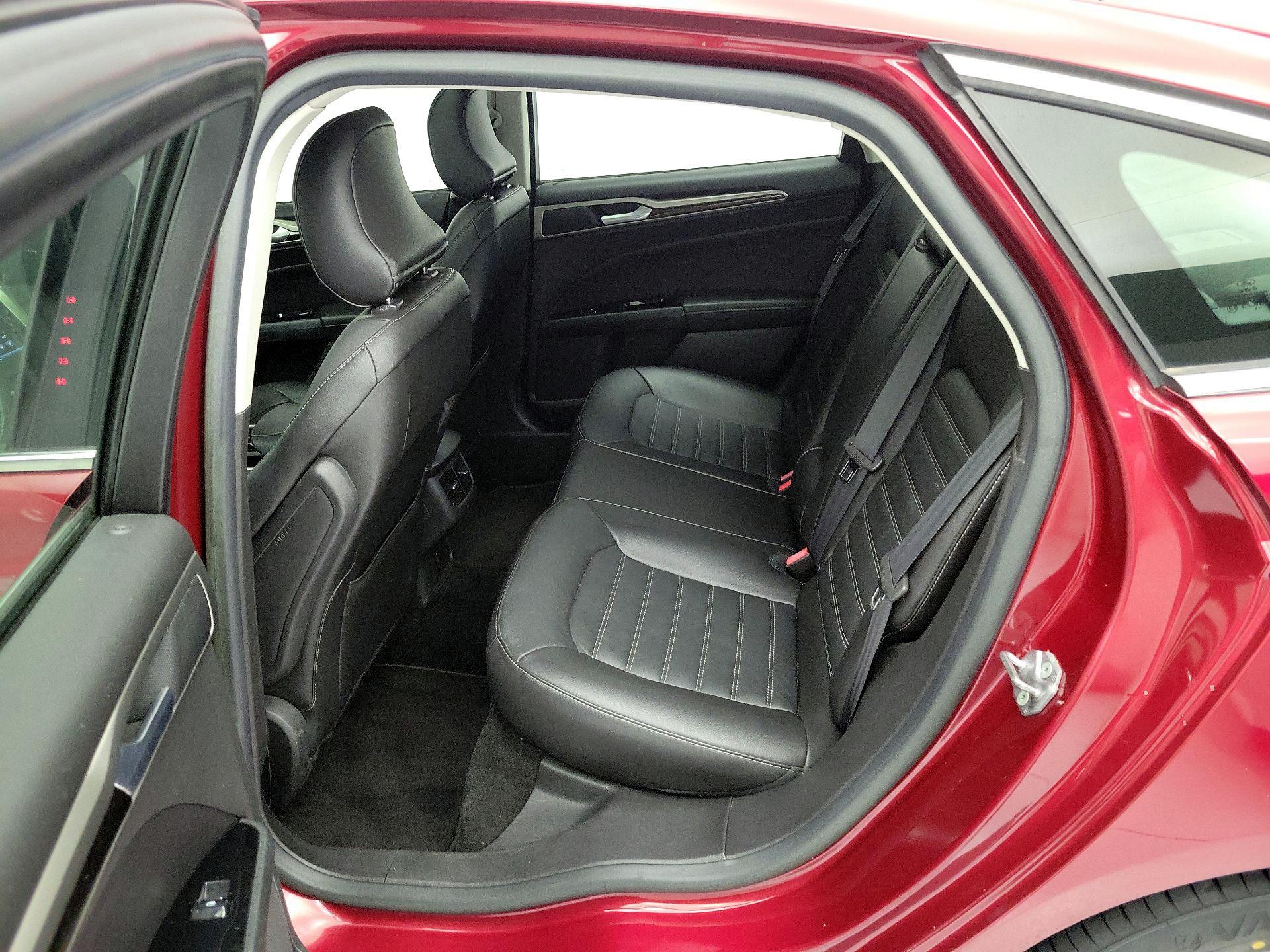 Thumbnail: 2015 Ford Fusion - 20