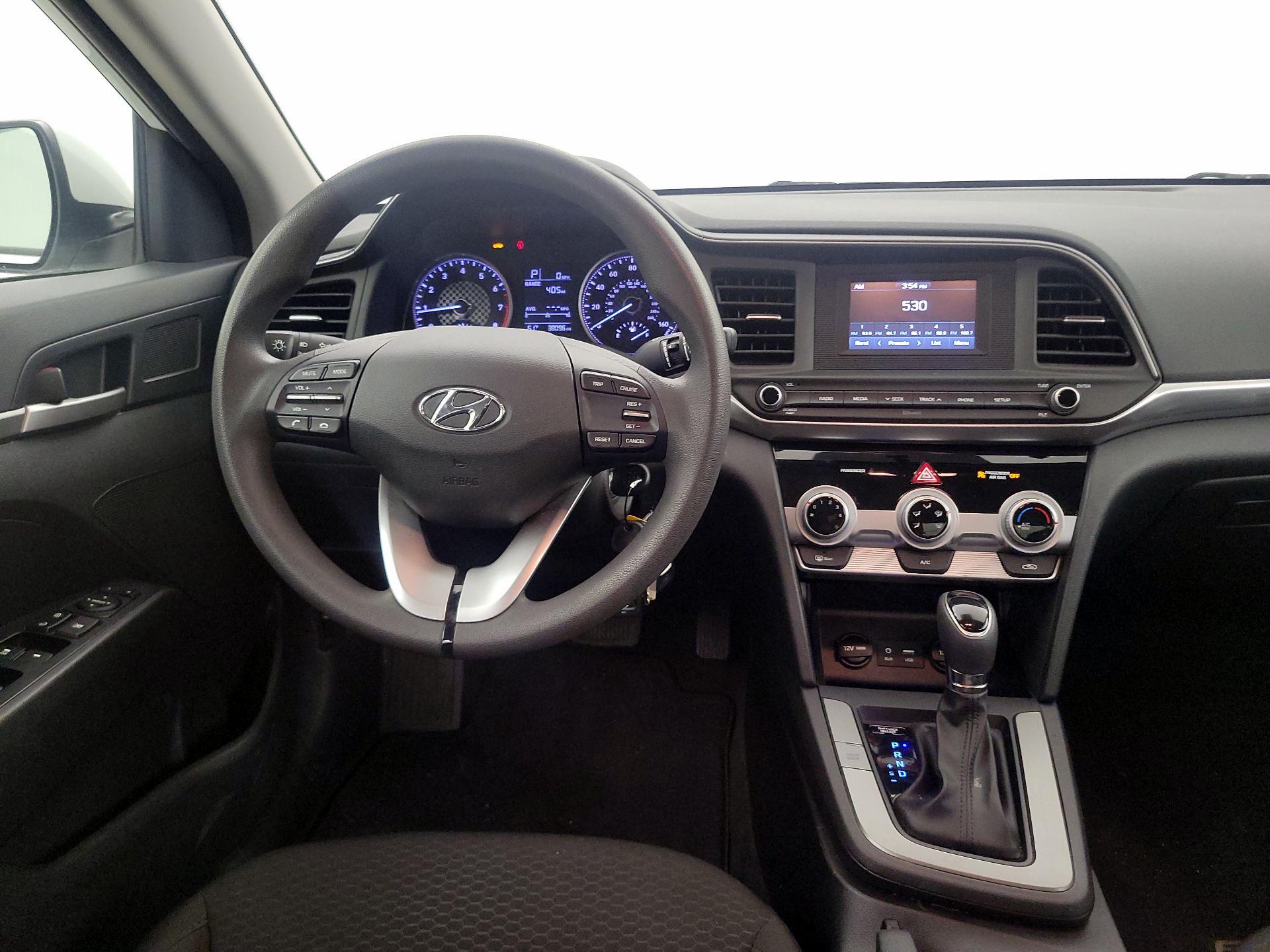 Thumbnail: 2019 Hyundai Elantra - 10