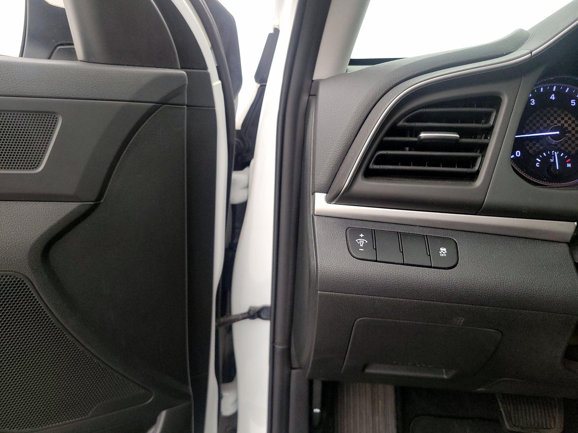 Thumbnail: 2019 Hyundai Elantra - 13