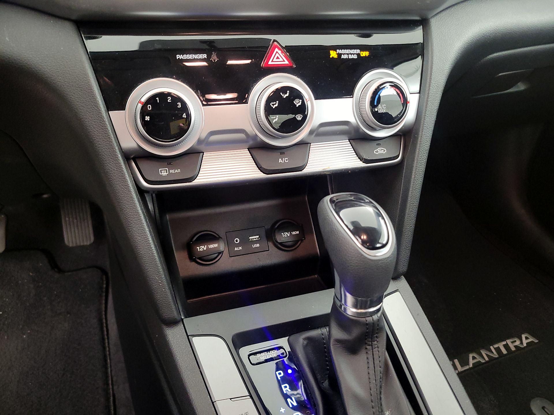 Thumbnail: 2019 Hyundai Elantra - 16