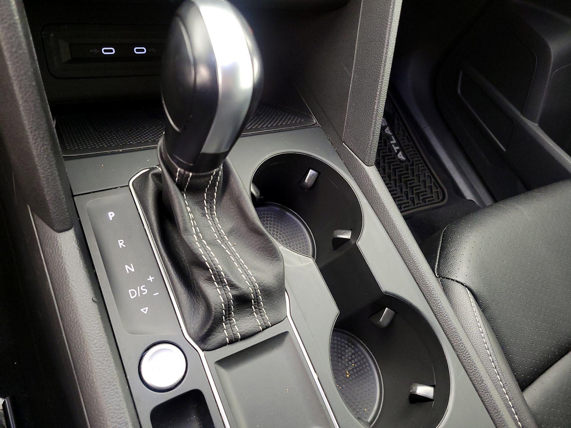 Thumbnail: 2021 Volkswagen Atlas - 17